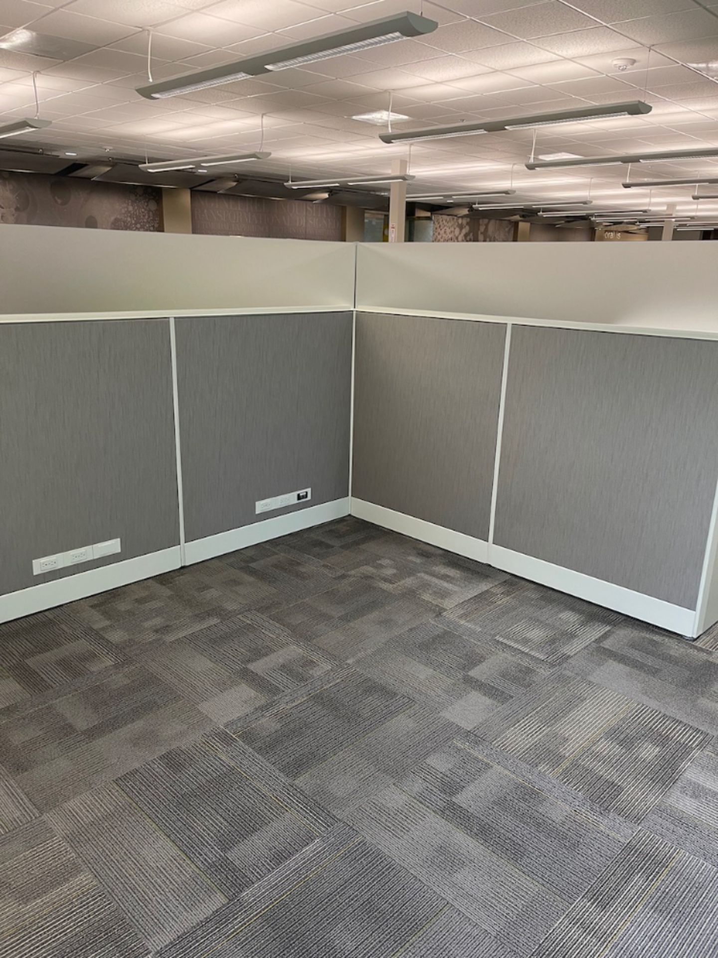 Office Cubicles - 25 - Image 6 of 27
