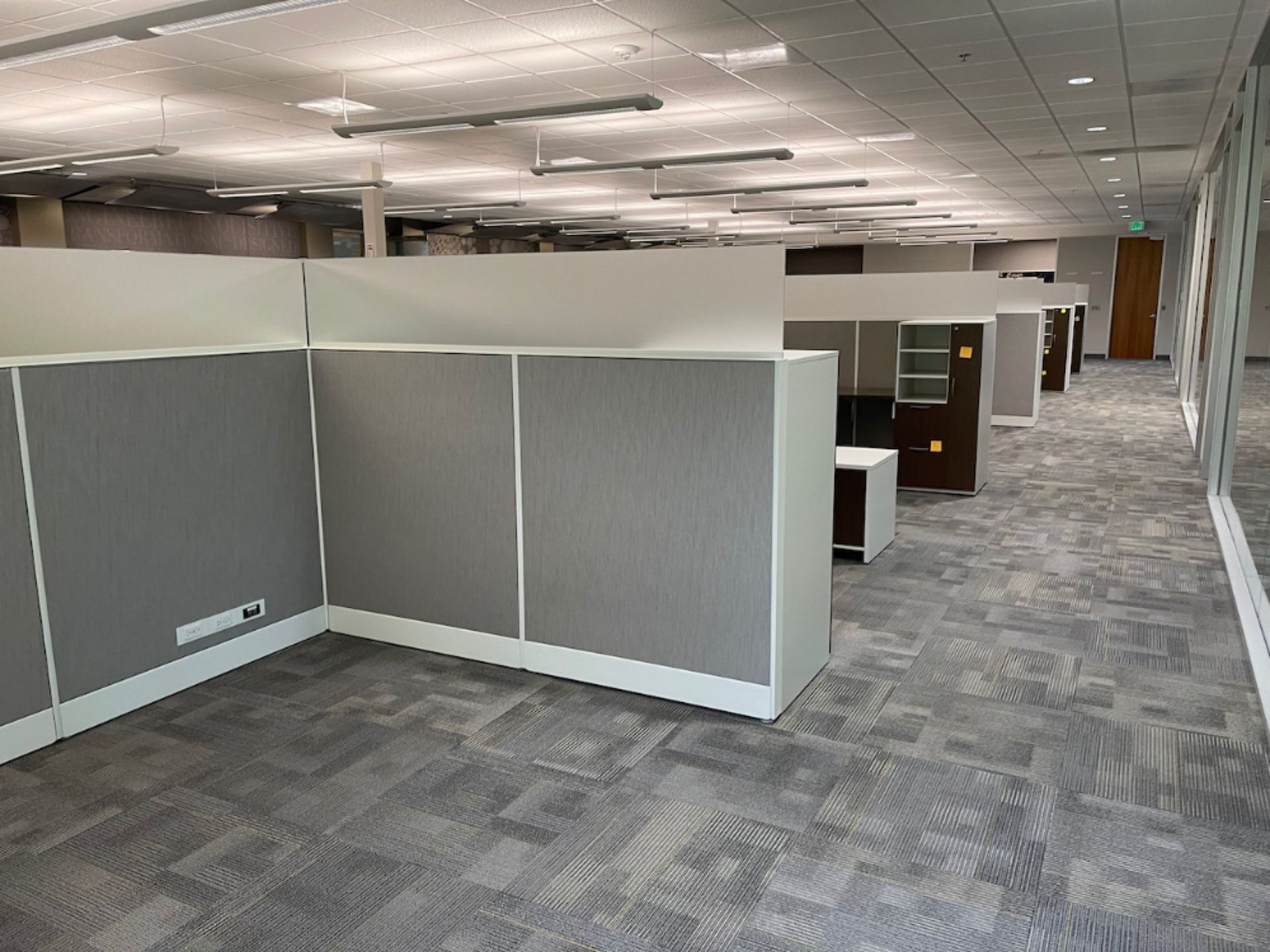 Office Cubicles - 25 - Image 5 of 27