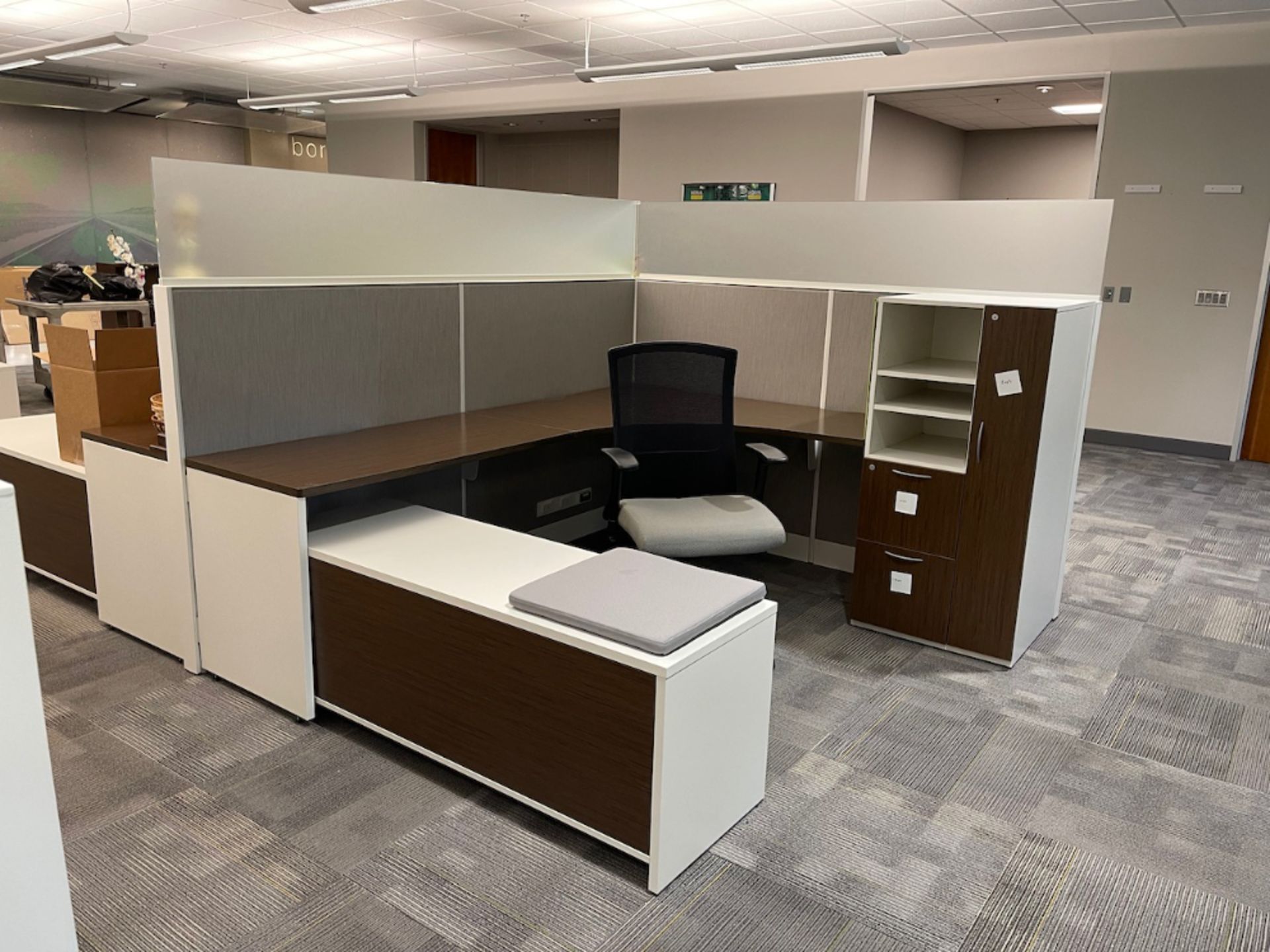 Office Cubicles - 25 - Image 10 of 27