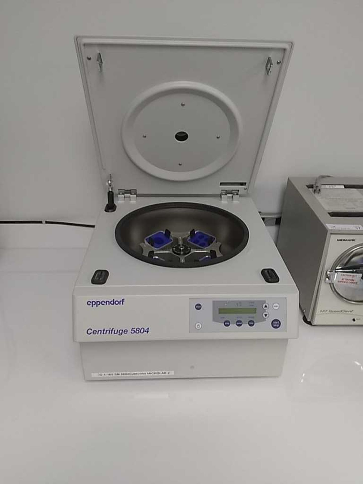 Eppendorf 5804 Benchtop Centrifuge With Rotor - Image 4 of 7