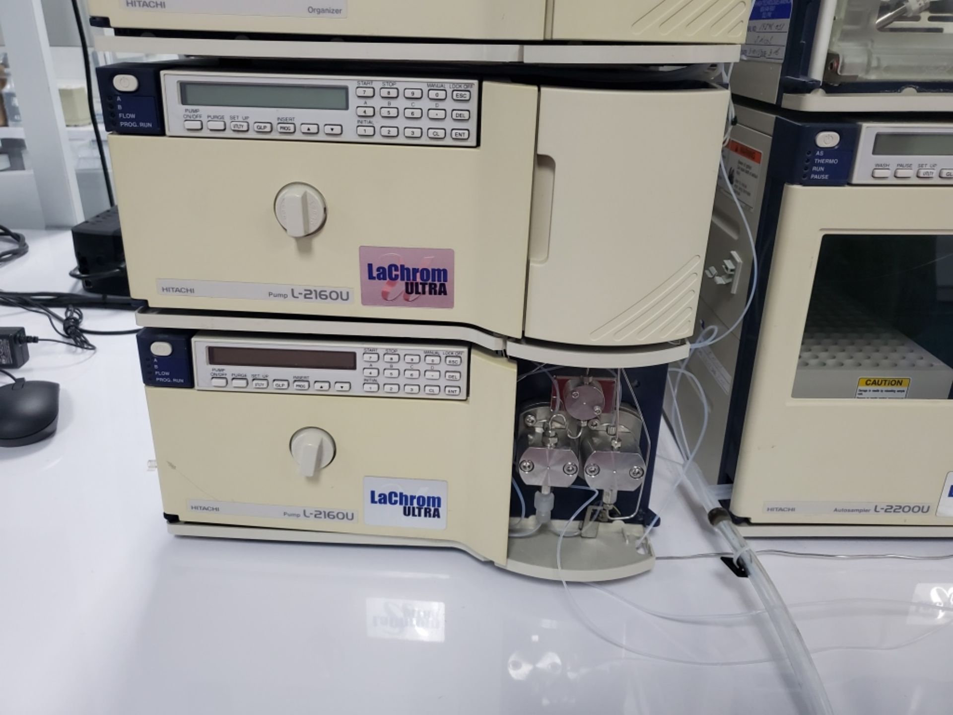 Hitachi LaChrom Ultra Series HPLC System - Image 11 of 20