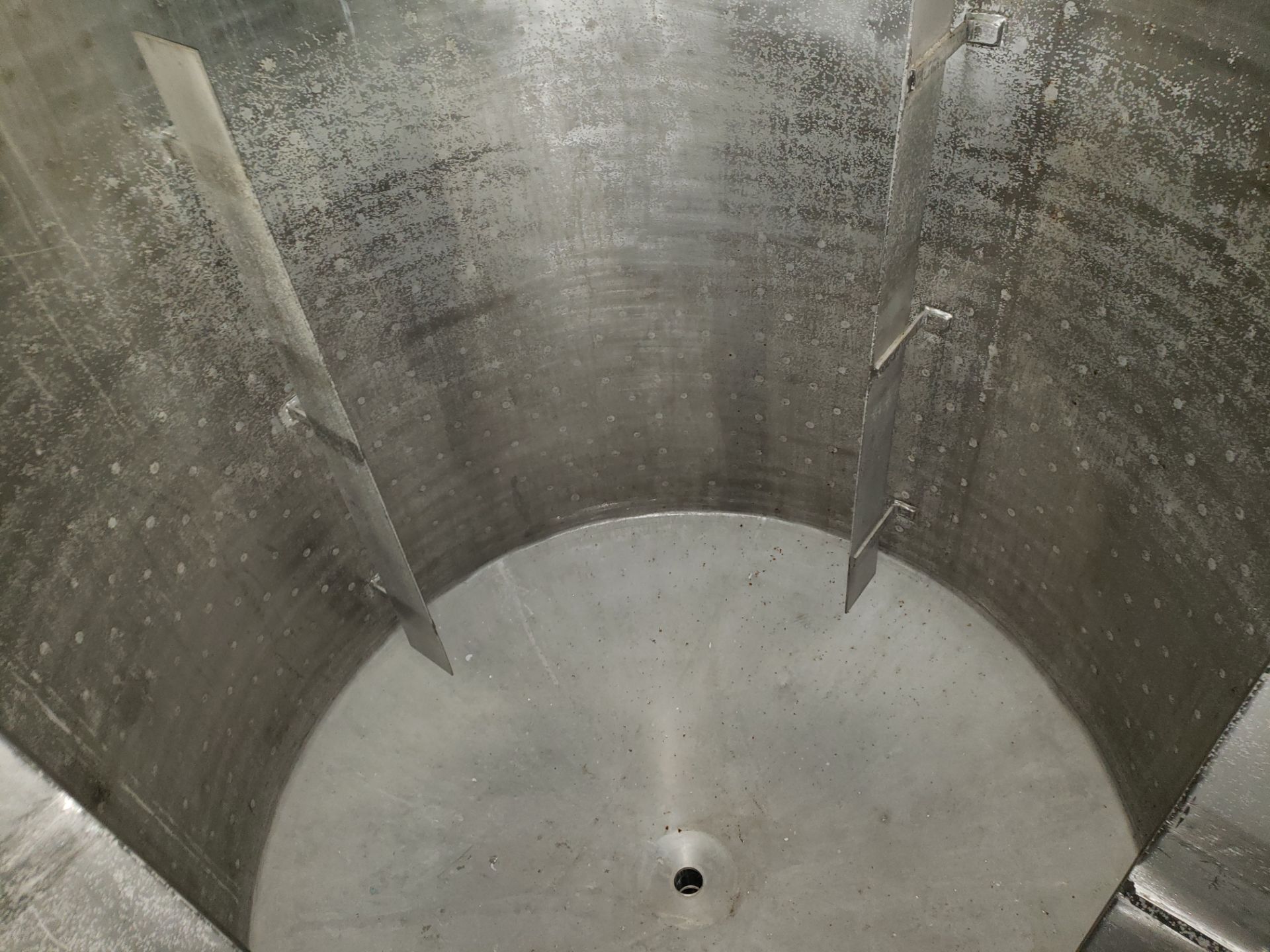 304 Stainless Steel Dimple Jacketed Tank - Approx 2500 Liter - Image 2 of 4