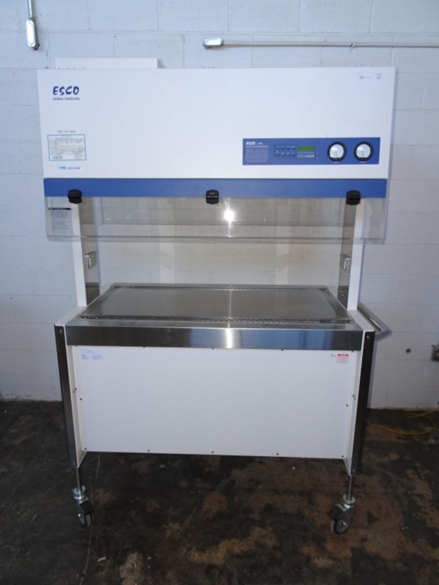 2009 Esco Technologies VDA-4A2 Animal Handling Change Station