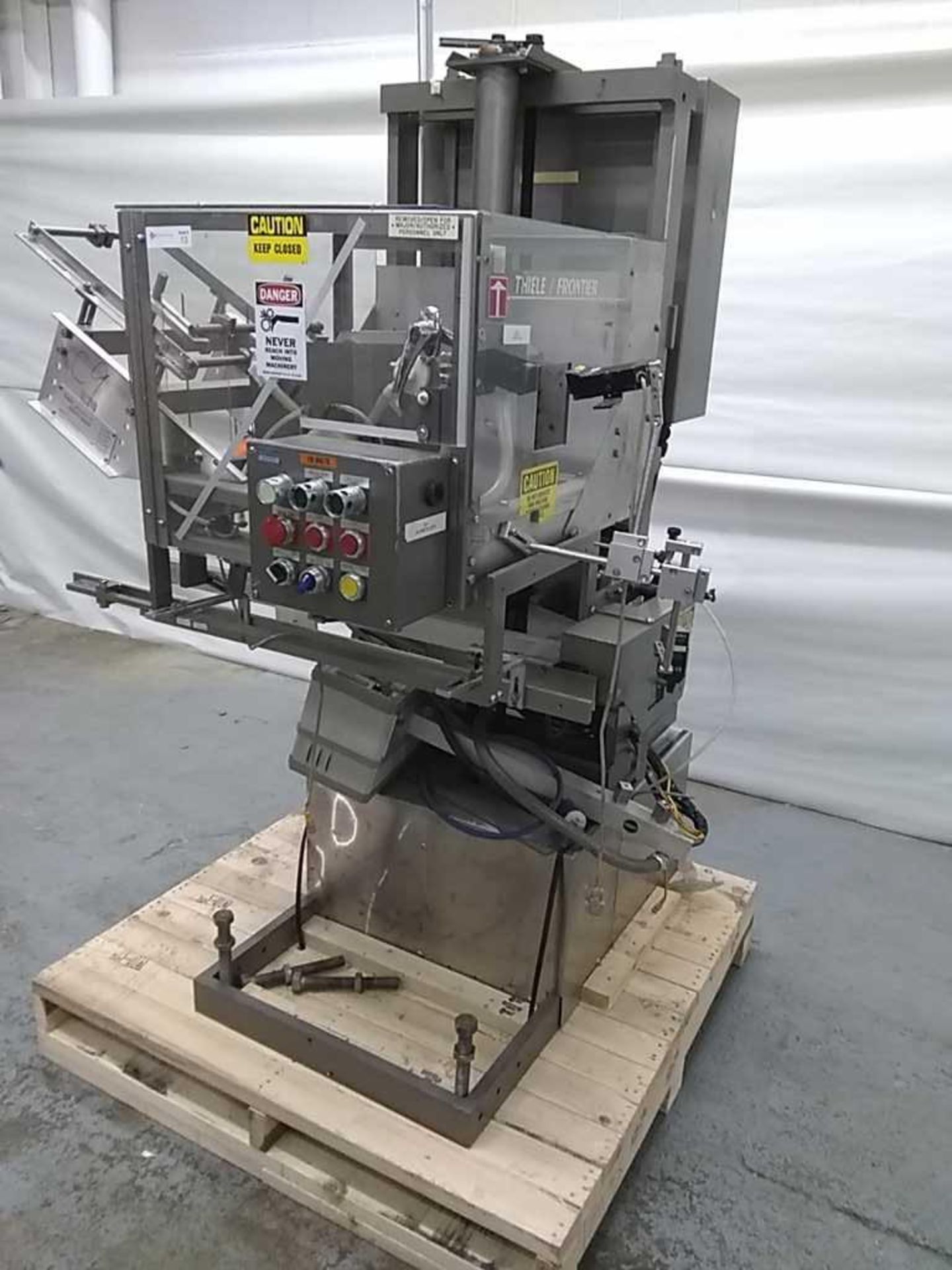 Barry-Wehmiller Thiele Technologies Inc model 33-BOAM-1B Top Sorted Model 304-BOAM-1B sn T7400A131 - Image 3 of 13