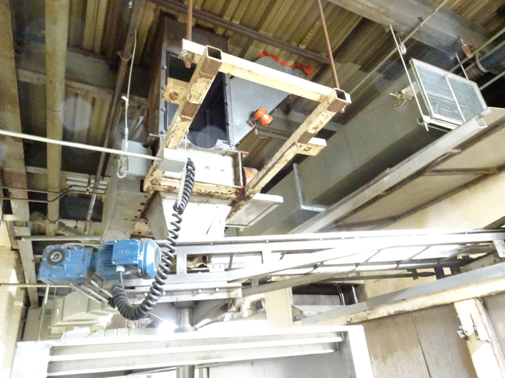 (1) Bryant Approx 8'x2' Material Feed Conveyor w/ Left/Right Actuated Even Flow Distribution Arms, - Image 2 of 7