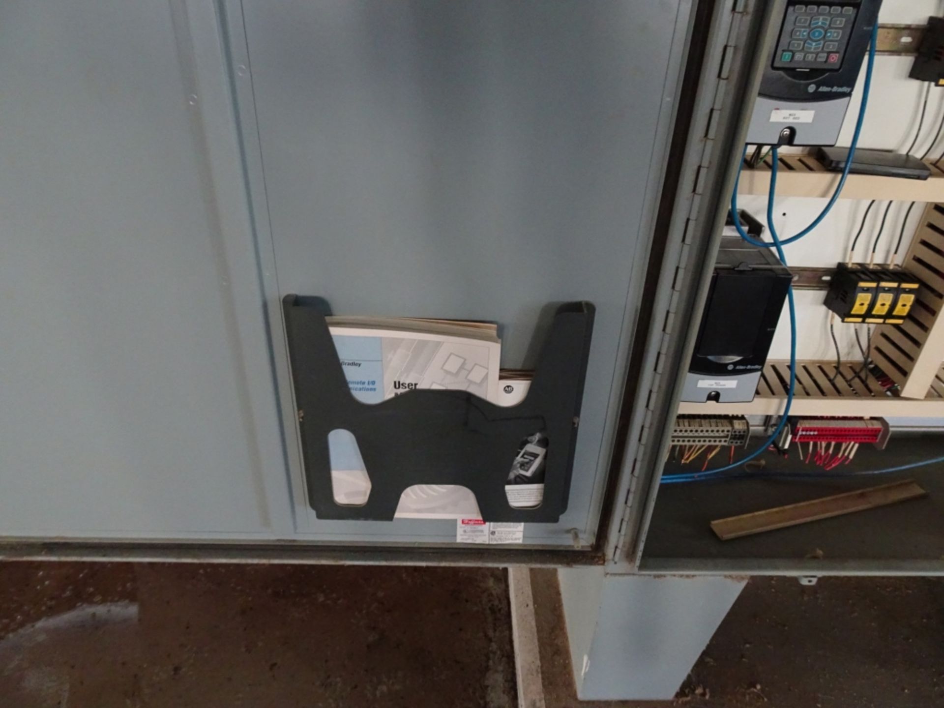 Single Door Electrical Cabinet - Image 9 of 9
