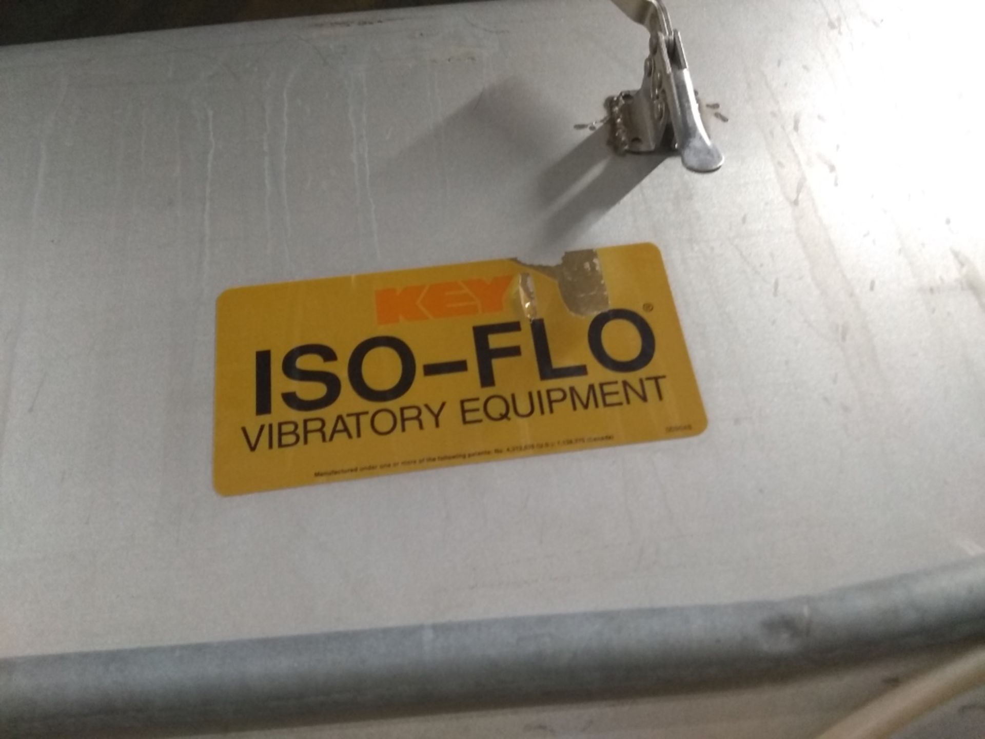 Key Iso-Flo Ceiling Mounted Vibratory Conveyer - Image 7 of 9