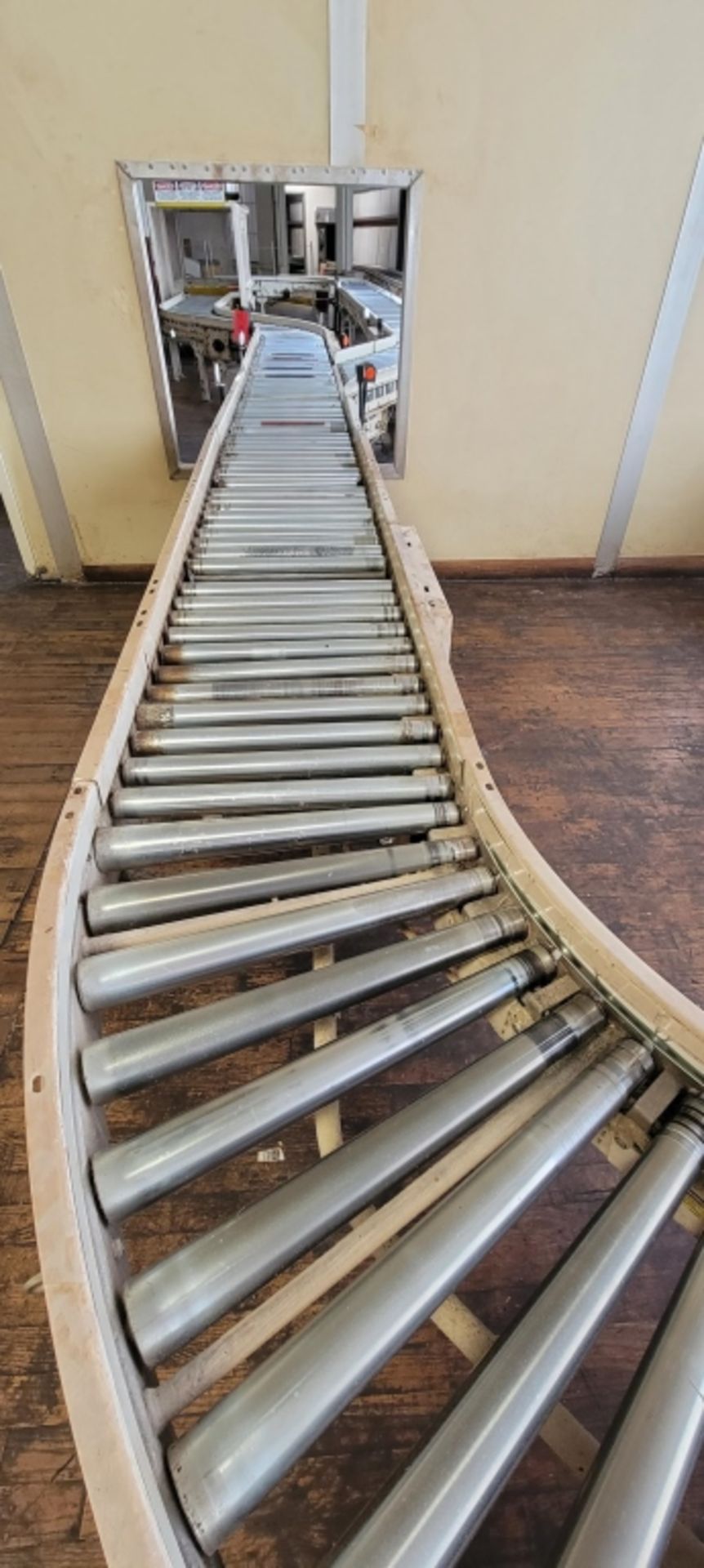 Buschman Approx 80' x 20 Zero Pressure Powered Roller Conveyor w/ Associated Elbows"" - Image 4 of 5