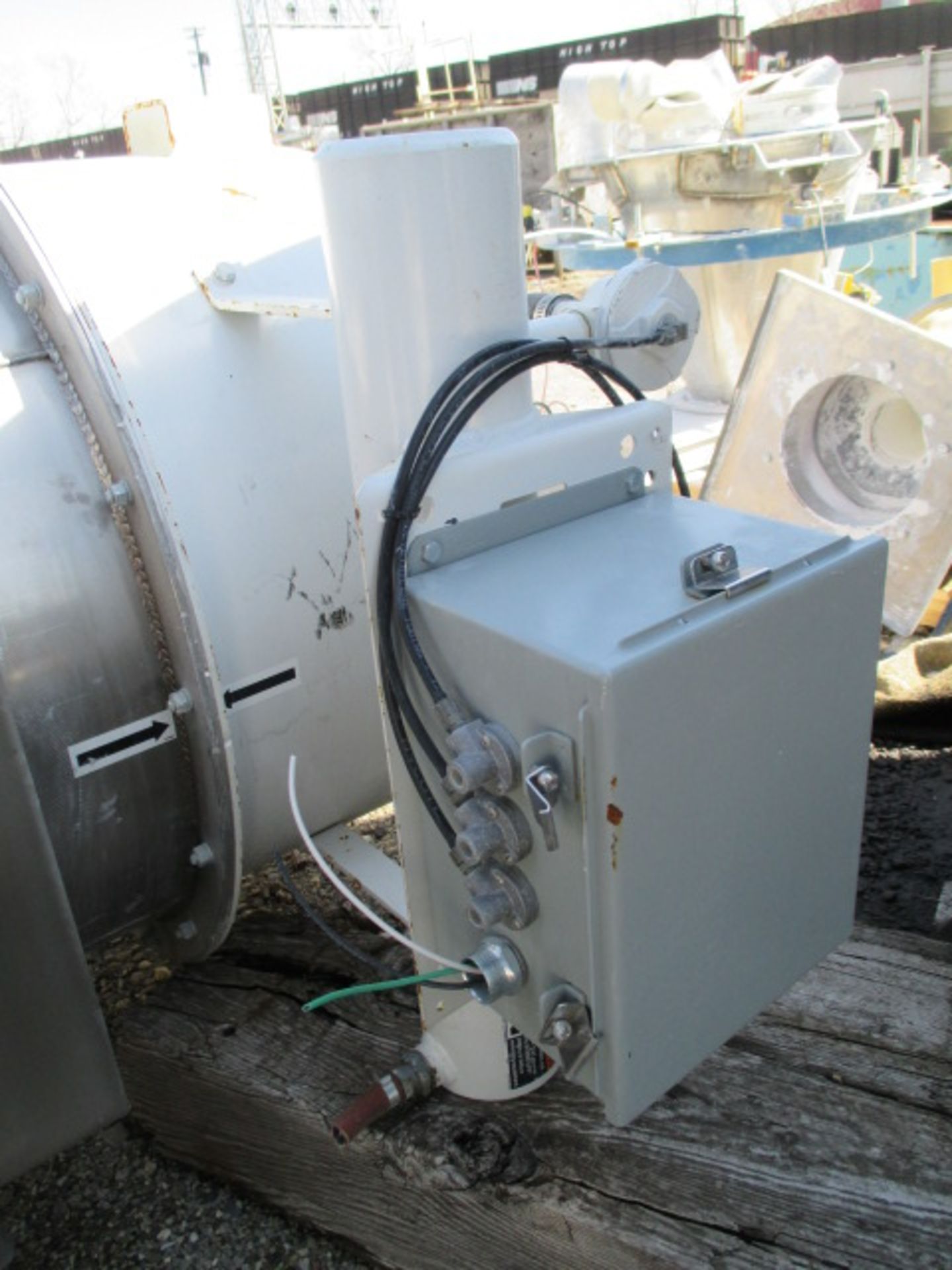 MAC Dust Collector, Approximately 1404 Square Feet, Model 39AVRC7-STY3, Stainless Steel. (7) 39" - Image 3 of 8