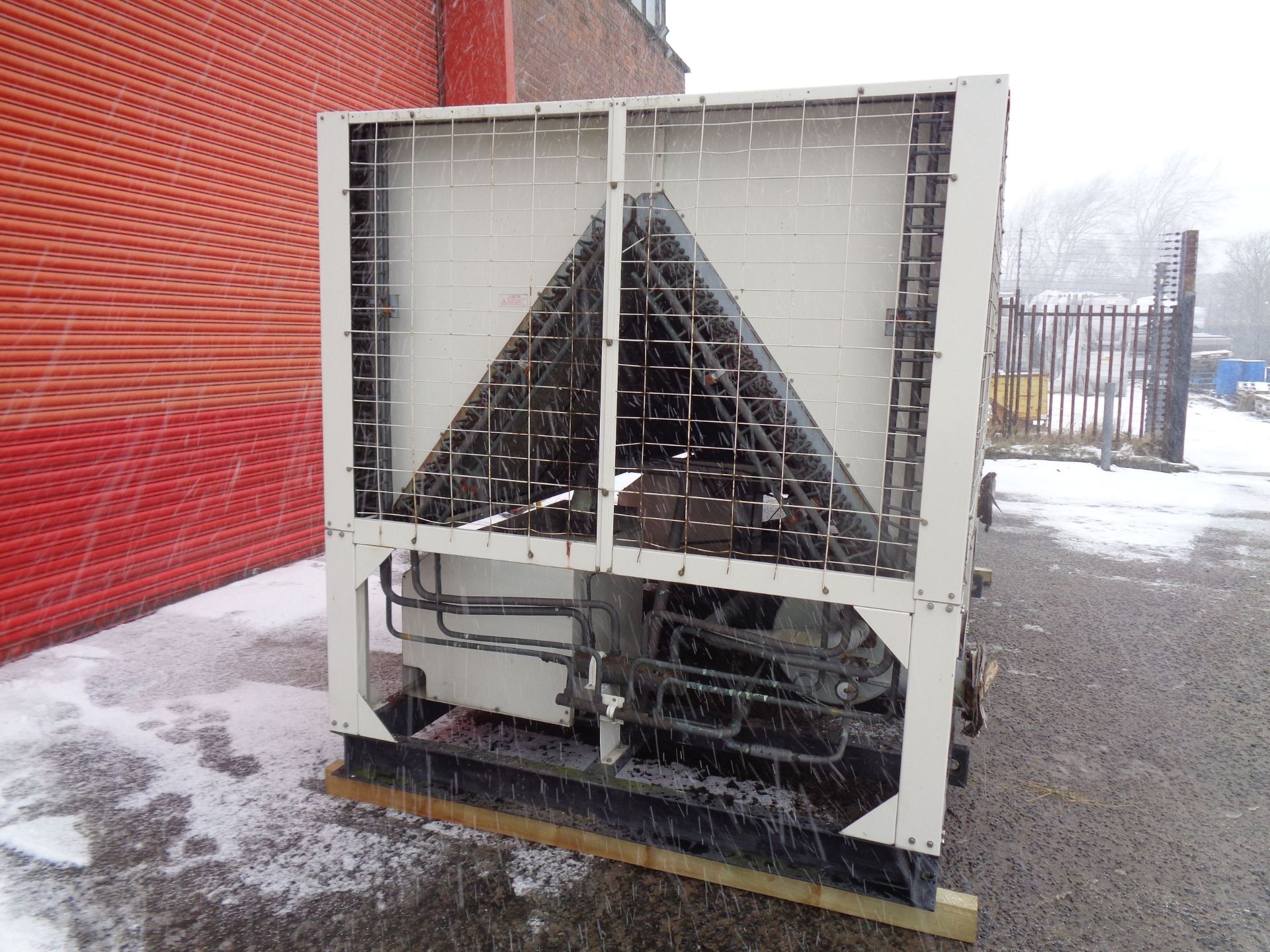 Hitachi ""H Series"" air cooled chiller model RCUG 150AHYZ1. 103 tons. New 2011. Chiller utilizes - Image 5 of 9