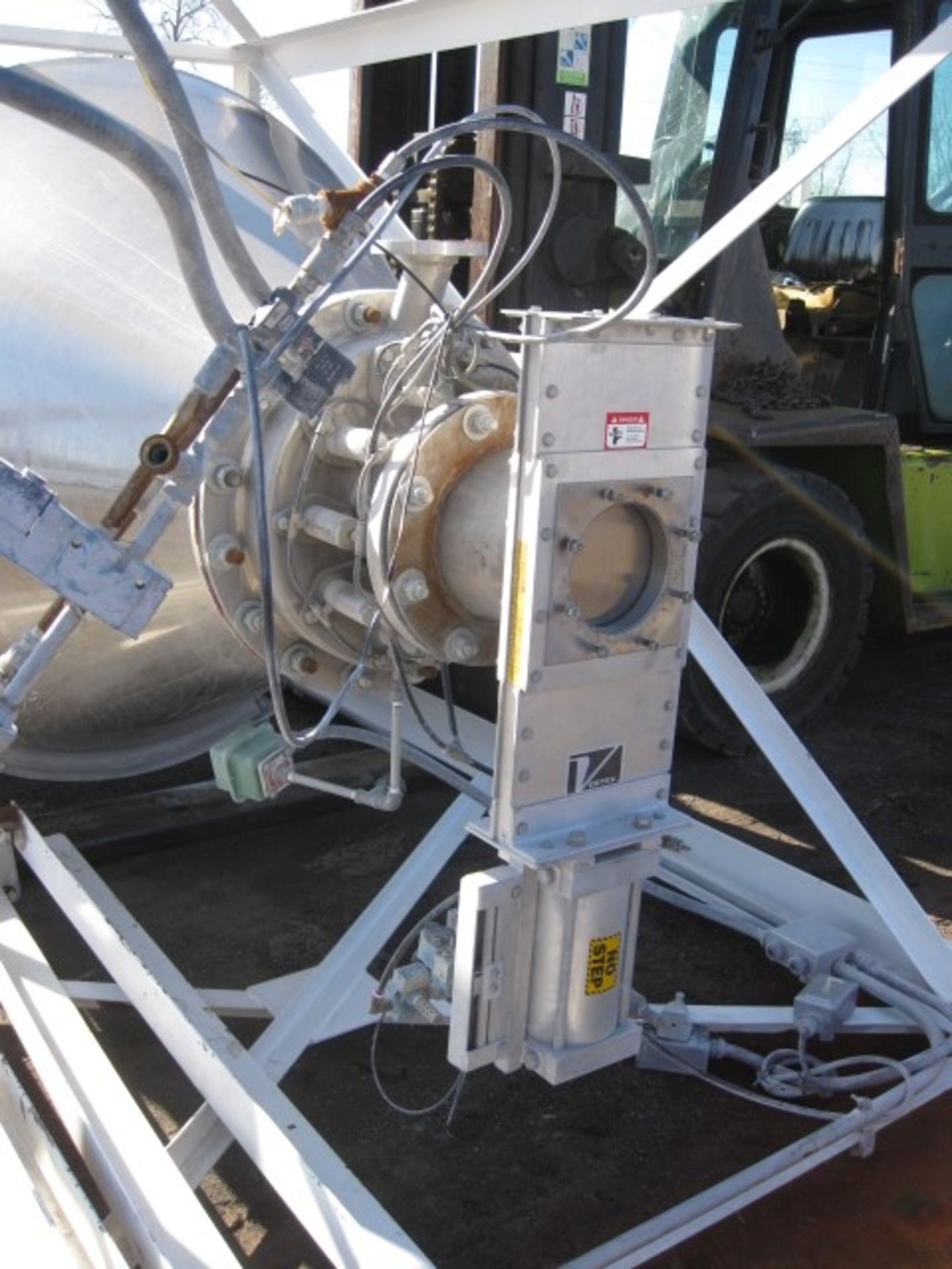 Dynamic Air Blender System. Consisting of: Operator control panel, compressed air tank, and a silo, - Image 12 of 12