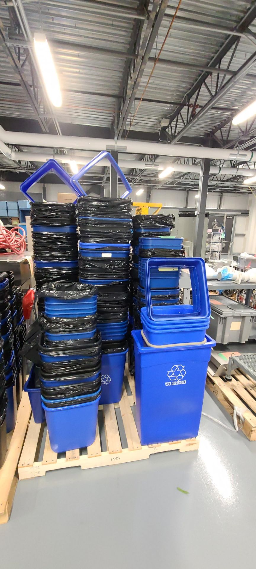 Lot Plastic Bins