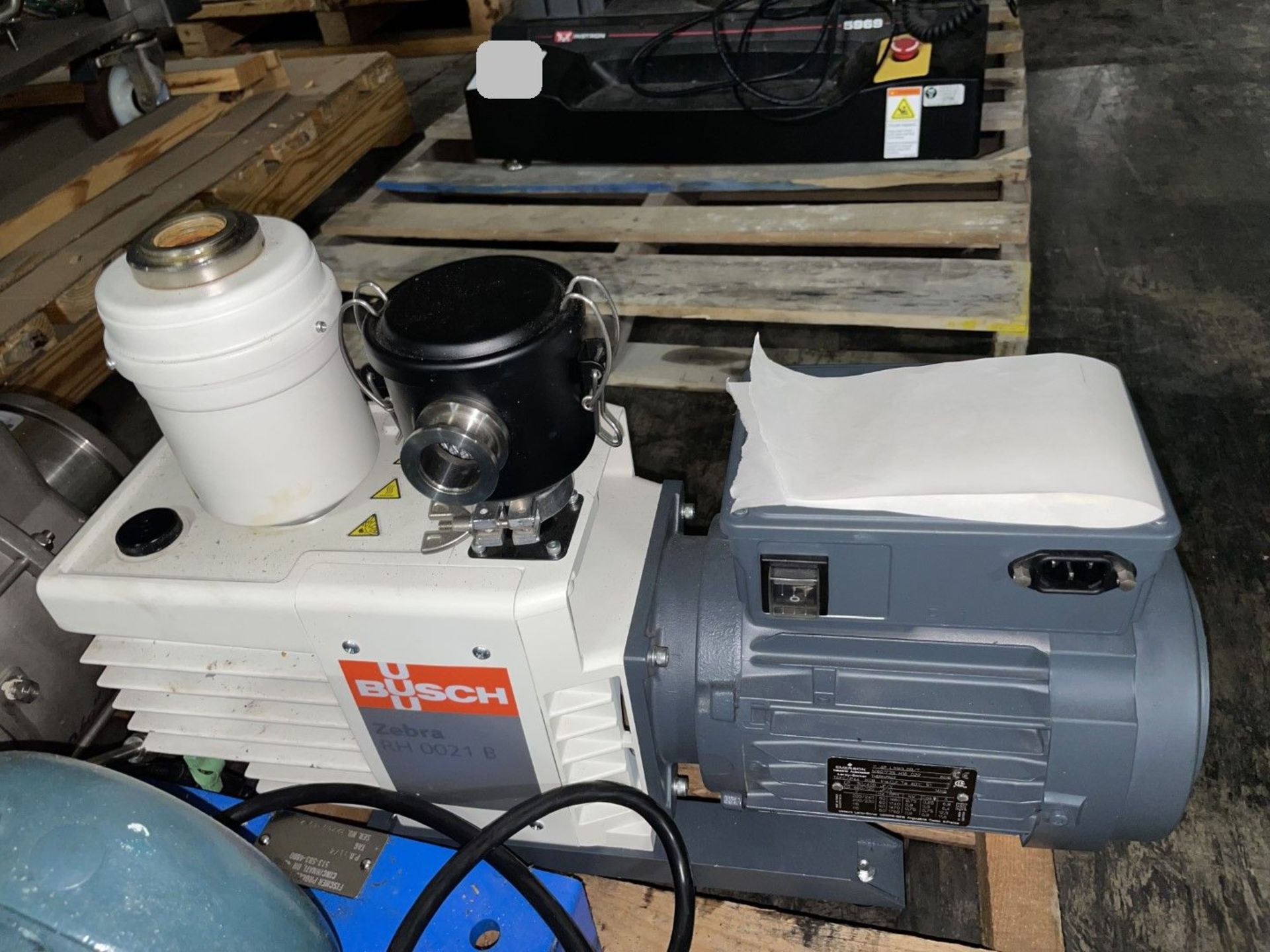 Busch Vacuum Pump, Model RH0021B, .9 KW - Image 5 of 5