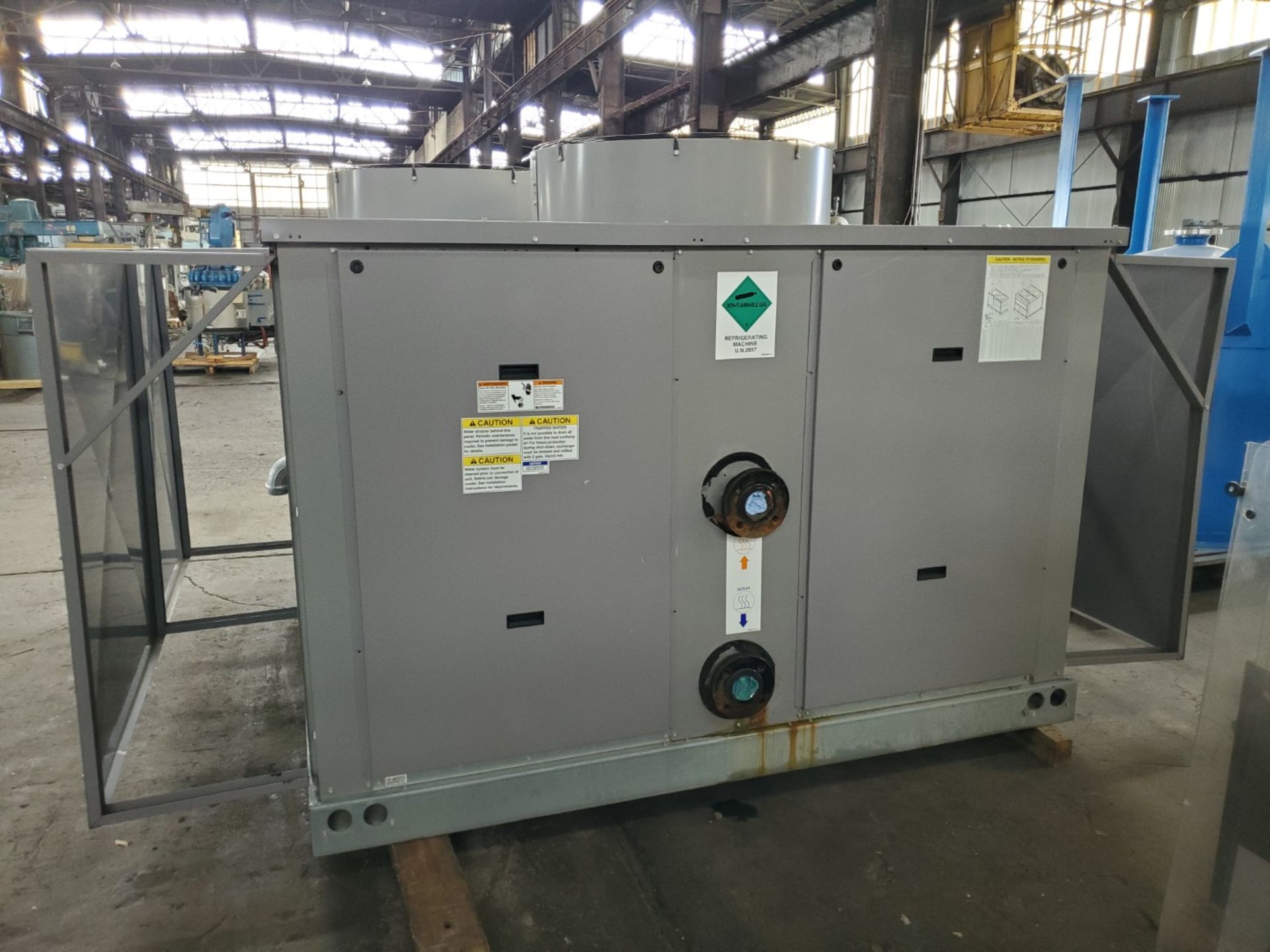 30 Ton Carrier Chiller, Air Cooled, Model 30RAP0405 - Image 3 of 9