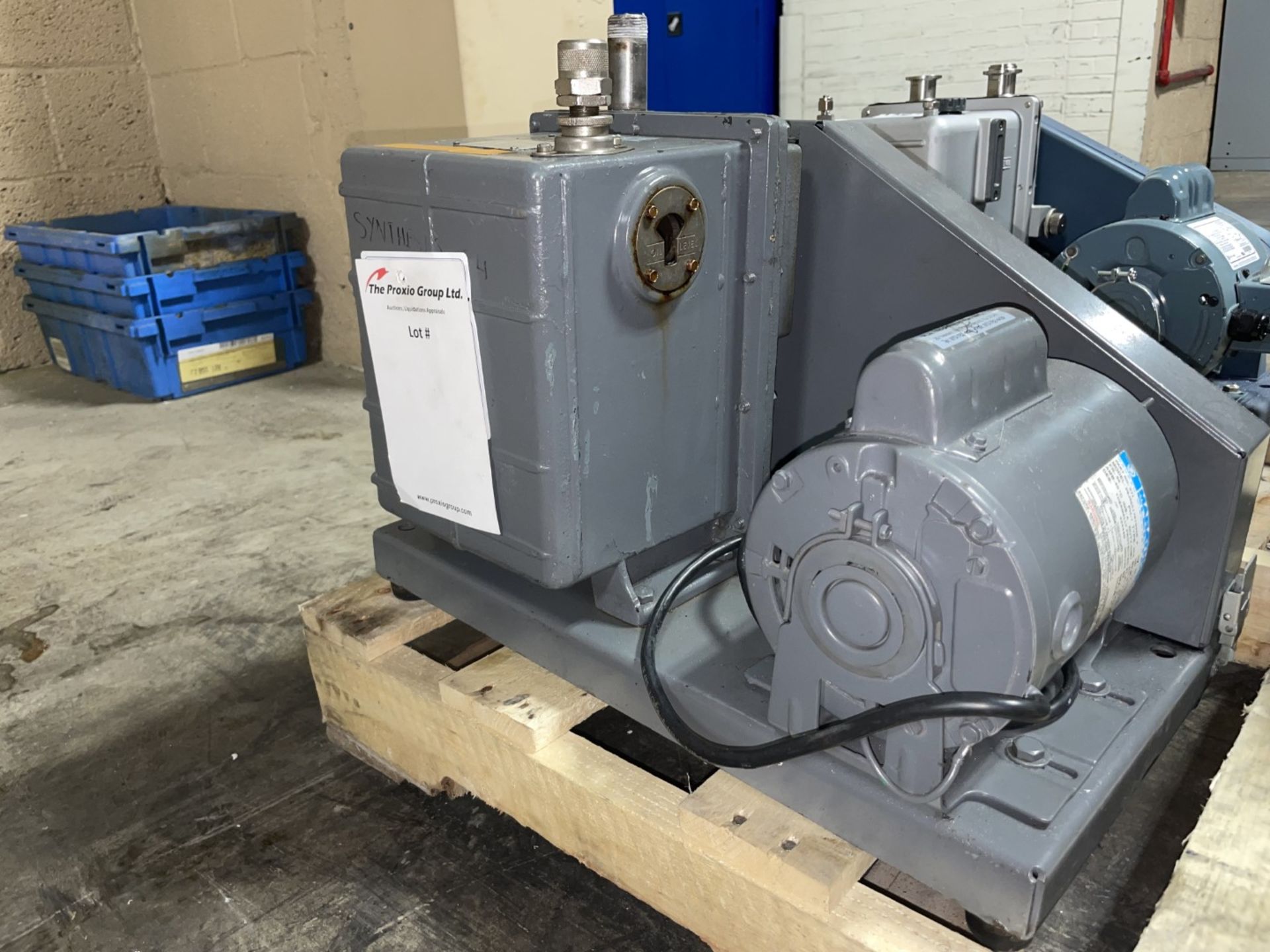 Welch Duo Seal Vacuum Pump, Model 1402