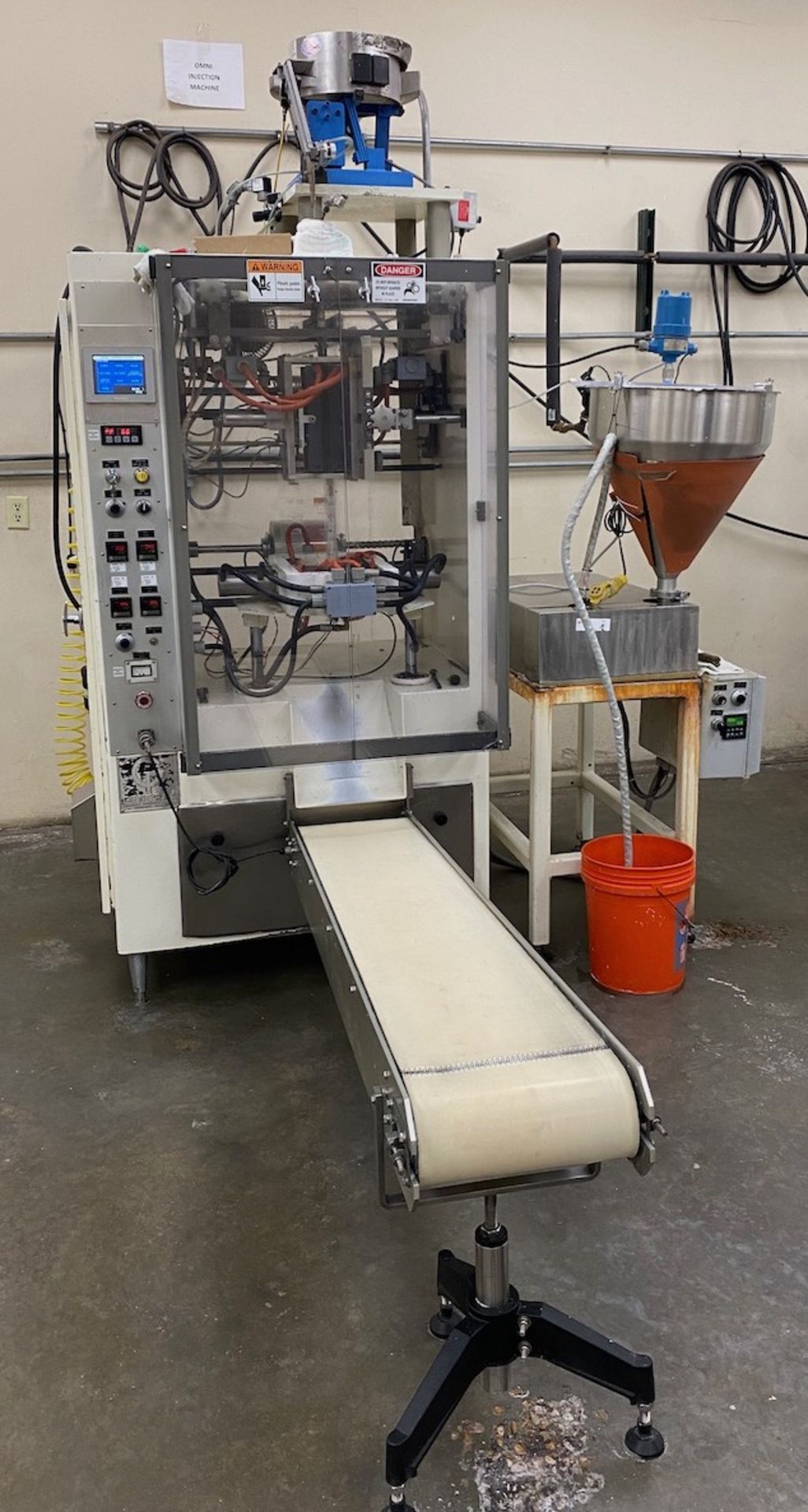 General Packaging Vertical Fill Form and Seal Machine. **SEE AUCTIONEERS NOTE** - Image 3 of 13
