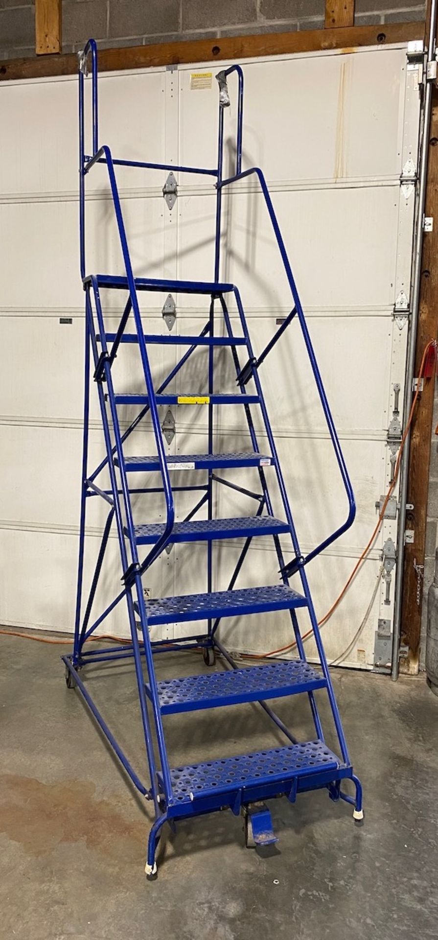 Eight step rolling ladder - Image 2 of 4