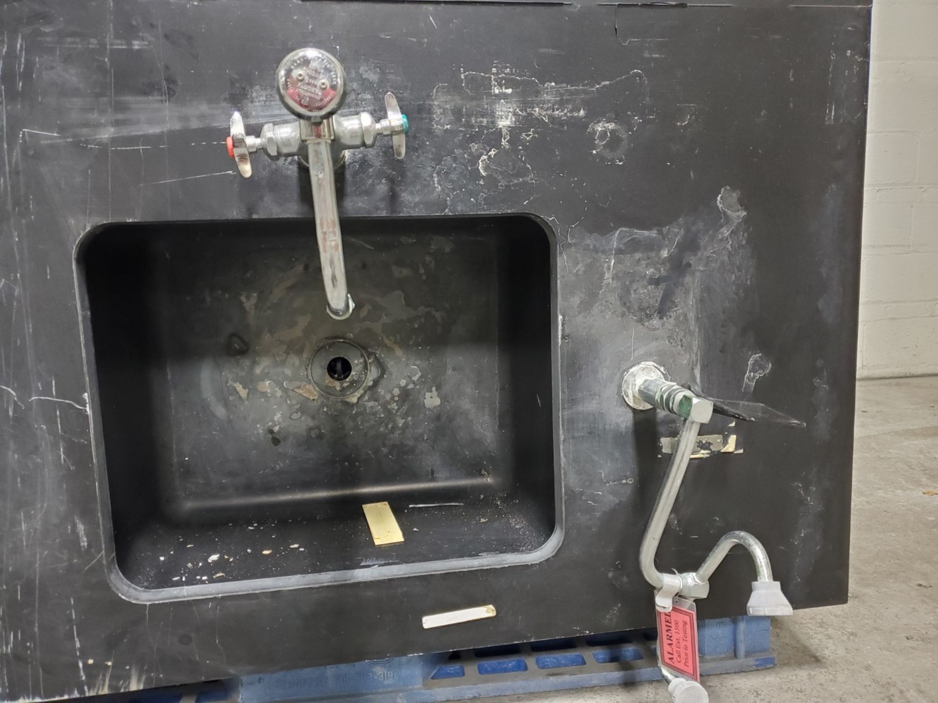 49" x 30" Lab Sink, with Eye Wash Station. - Image 4 of 4