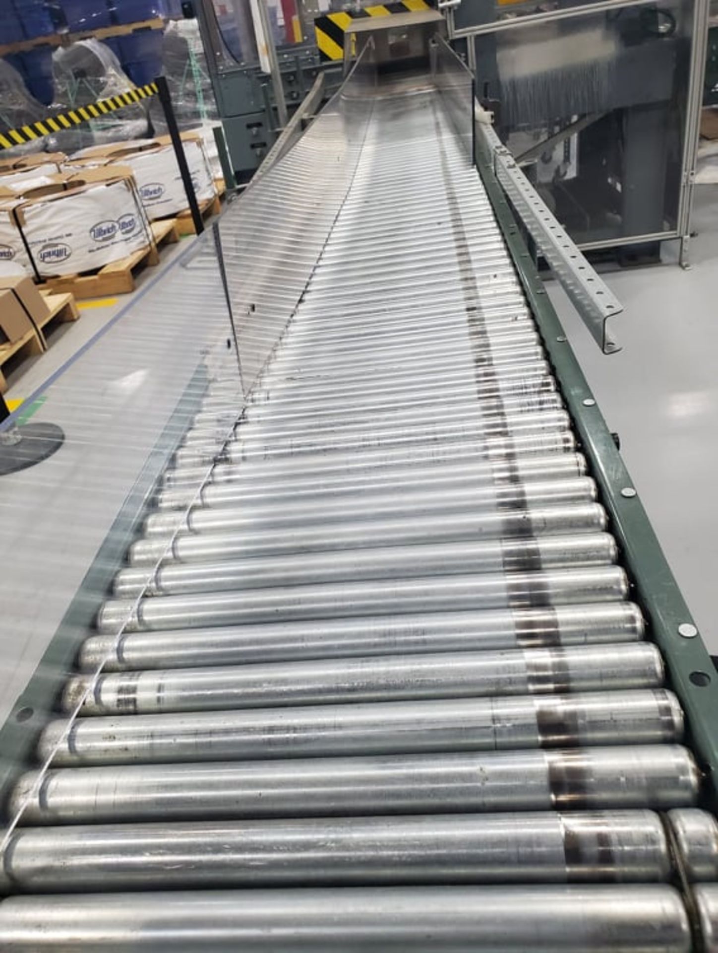 Hytrol 16" x 120" Powered Roller Conveyor