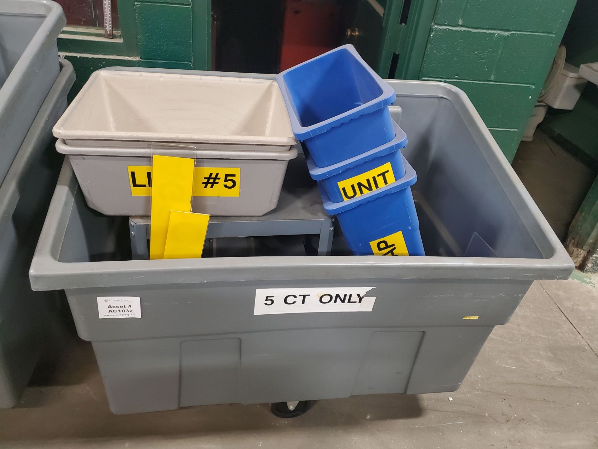 (1) 4-Wheel Castered Totes (3) Recycling Cans, (2) Totes, (1) 2-Tier Work Station