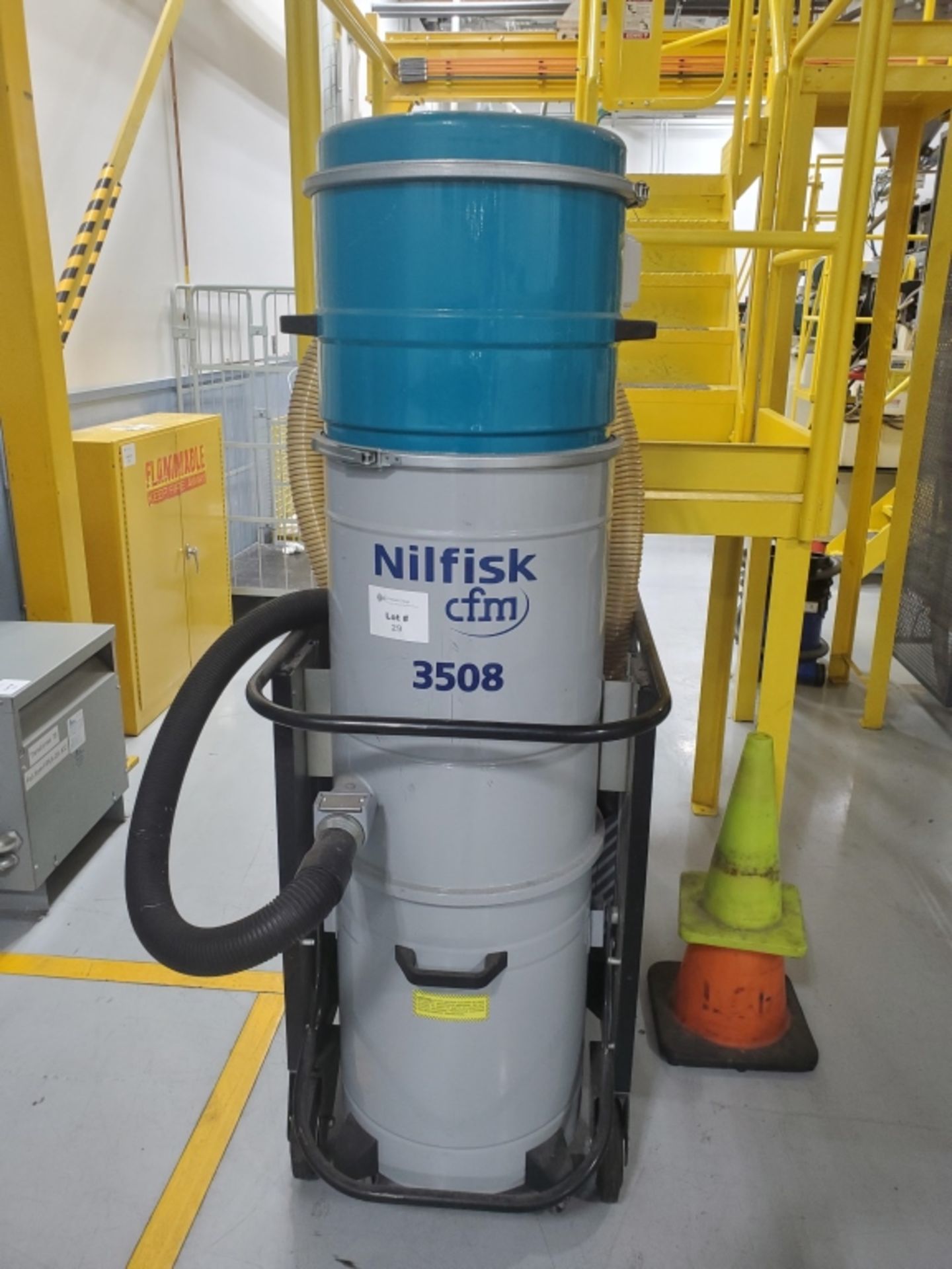 Nilfisk CFM Series 3508 Clean Room Vacuum Cleaner - Image 3 of 4