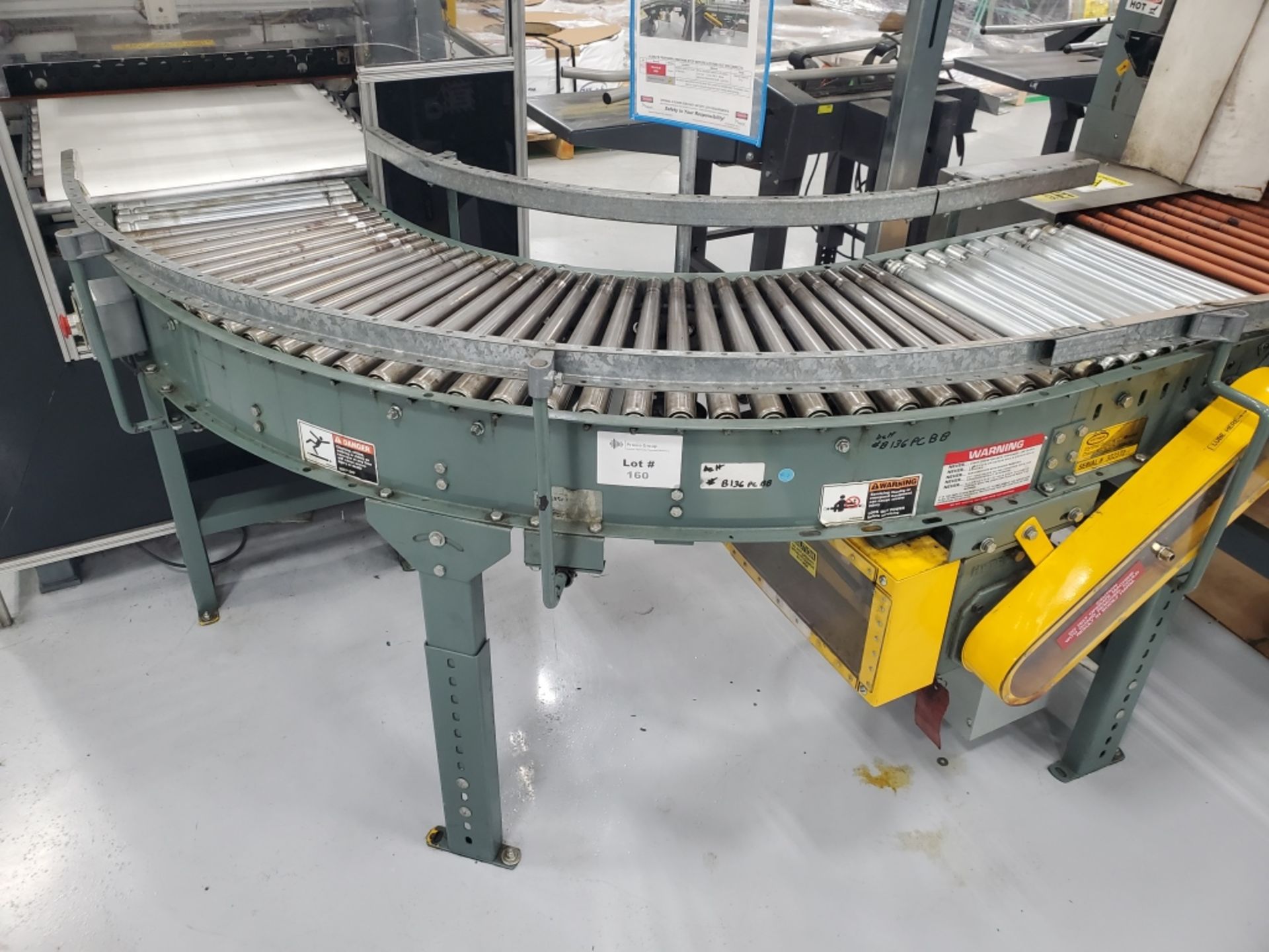 Hytrol 16" 90 Degree Powered Conveyor sn 302372 - Image 2 of 4