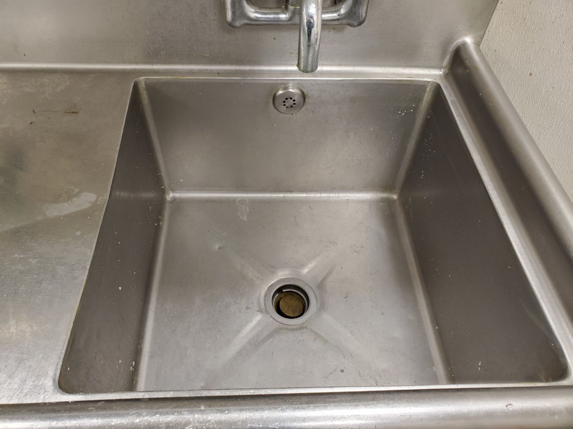 Stainless steel wash station - Image 3 of 5