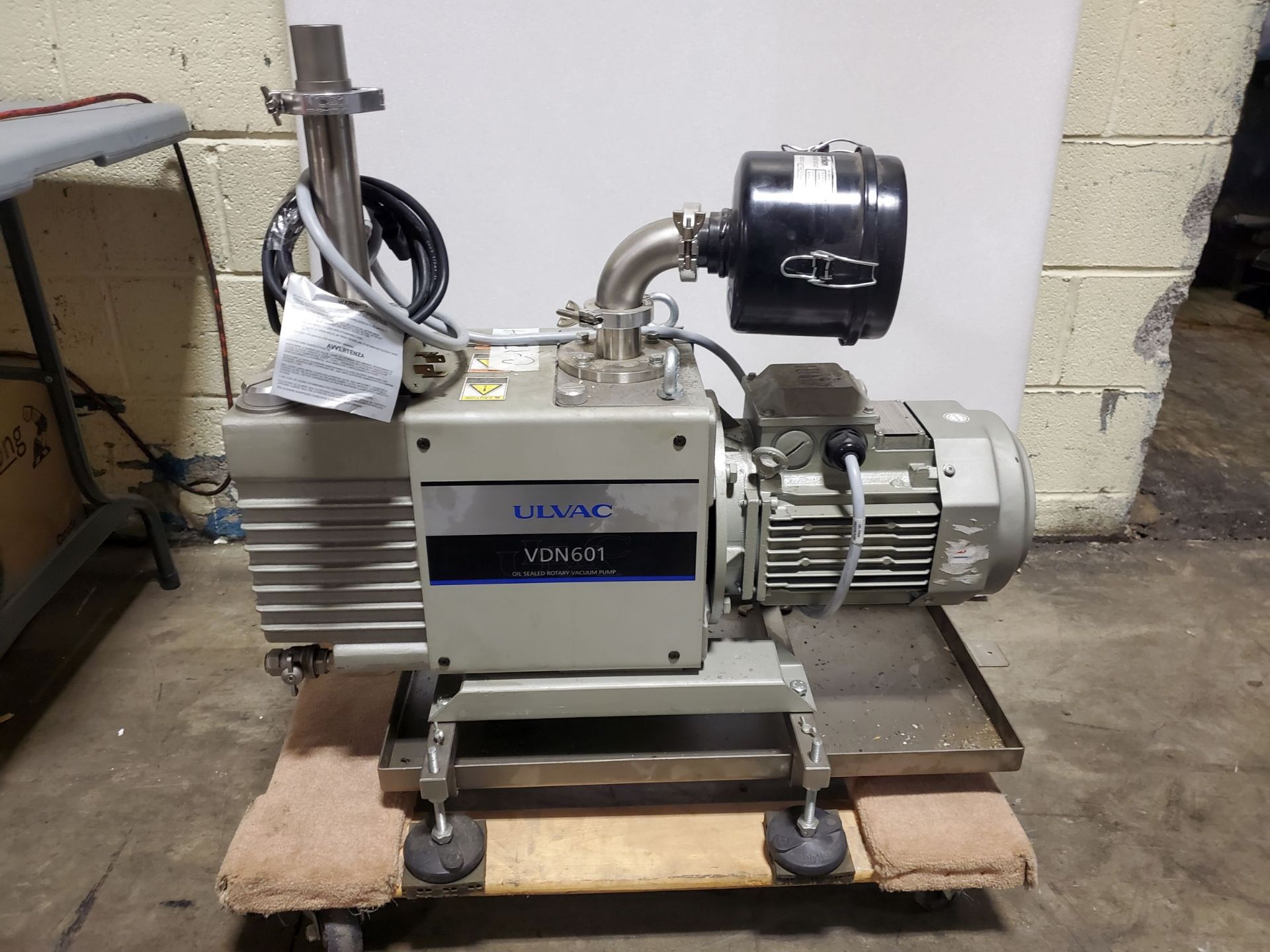 ULVAC Oil Sealed Rotary Vacuum Pump, Model VDN601 - Image 5 of 6