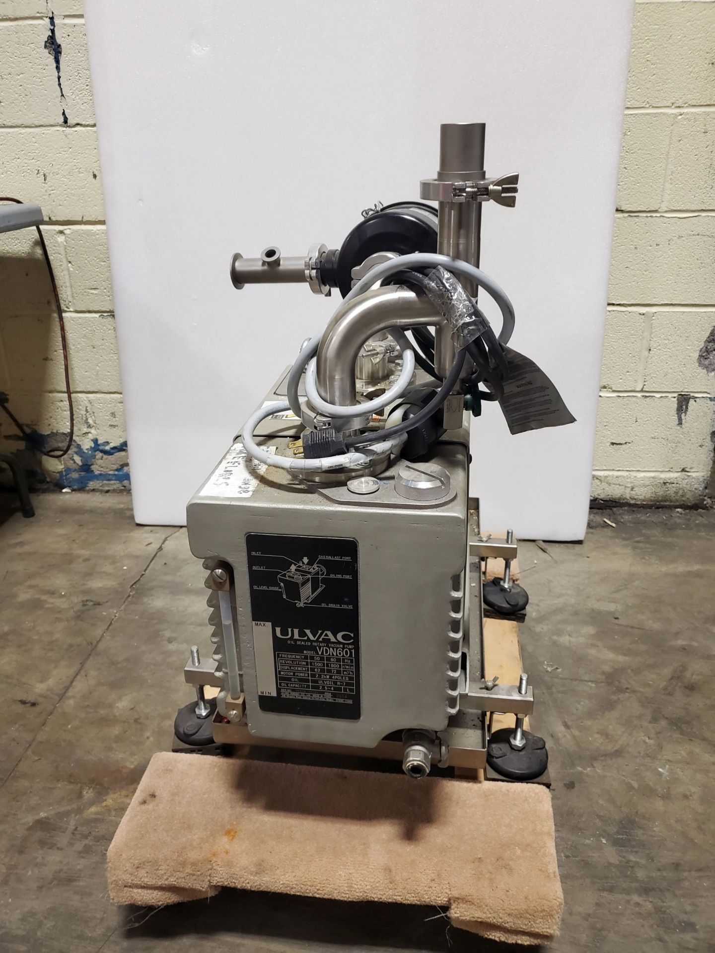 ULVAC Oil Sealed Rotary Vacuum Pump, Model VDN601 - Image 4 of 6