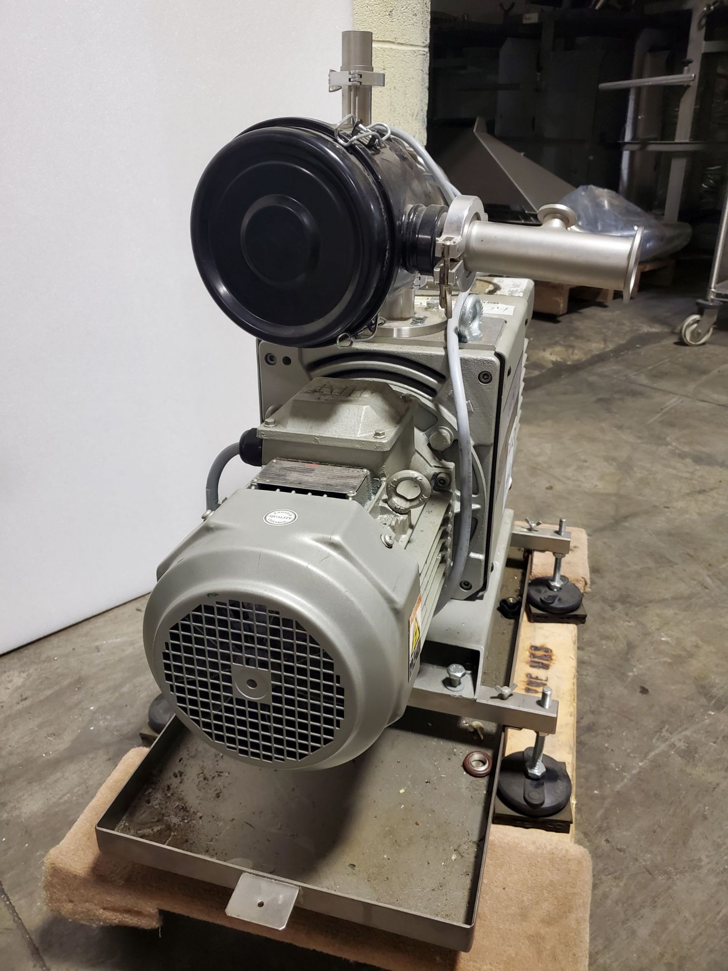 ULVAC Oil Sealed Rotary Vacuum Pump, Model VDN601 - Image 3 of 6