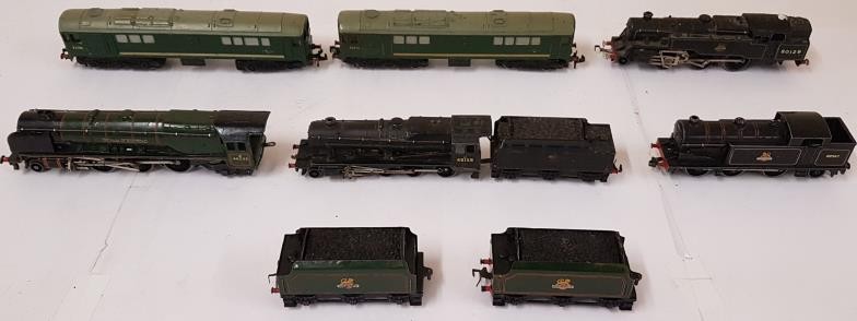 Collection of British Rail Locomotives and Carriages/Coaches (13)