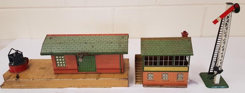 2No. Hornby Railway Station Houses and Signal