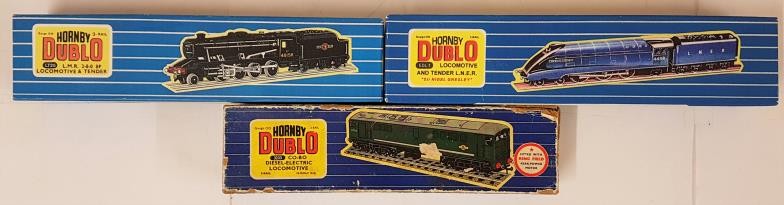 Three Hornby Dublo 00 Gauge Model Locomotives - EDL 1 Loco & Tender L.N.E.R. "Sir Nigel Gresley;