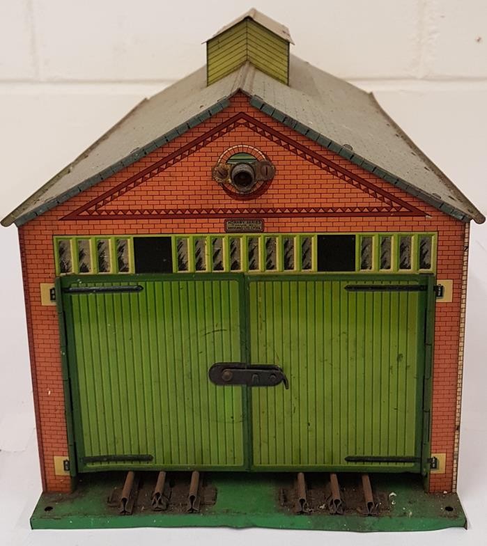 Hornby Engine Shed and Signal - Image 2 of 3