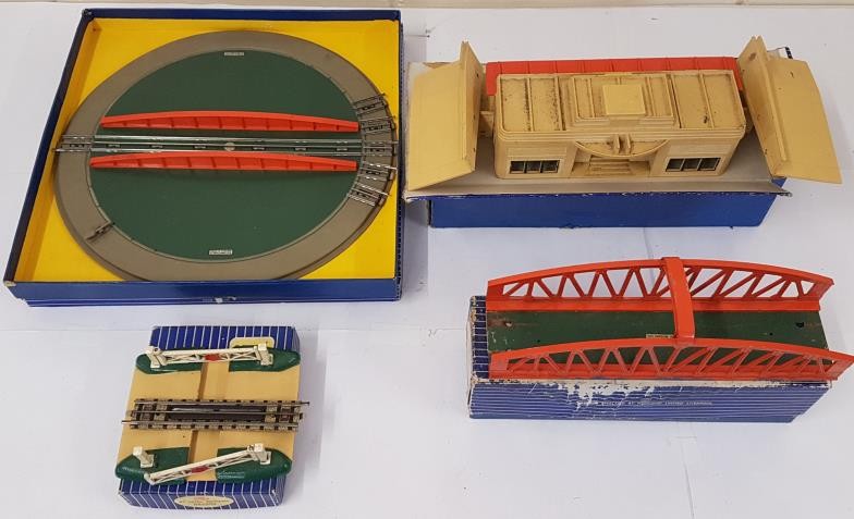 Collection of Four Hornby Dublo OO Gauge Accessories to include D1 Turntable, D1 Through Station, D1