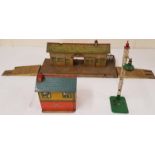2No. Hornby Railway Station Houses and Signal (3)