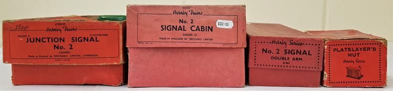 Four Hornby "0" Gauge Accessories - No.2 Junction Signal; No.2 Signal Double Arm; No.2 Signal Cabin; - Image 2 of 2