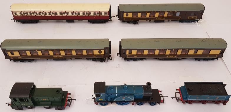 Hornby Dublo 3 Car Super Detail Pullman Suit Barnstaple and a Triang Caledonian Single and Coach