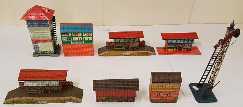 Collection of 7 Hornby Railway Station Houses and Signal (8)