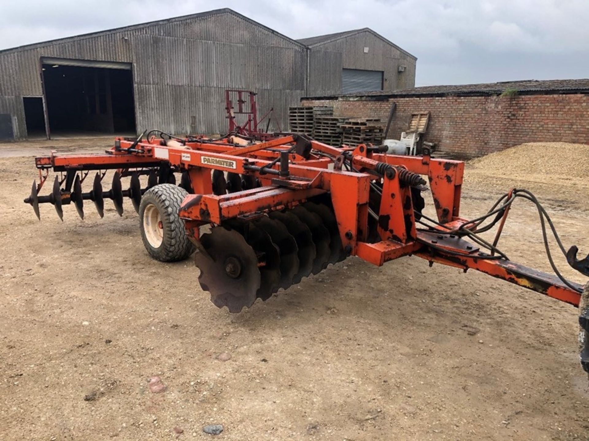 Parmiter 3m disc harrows, hydraulic transport wheels, serial no: DURD2043