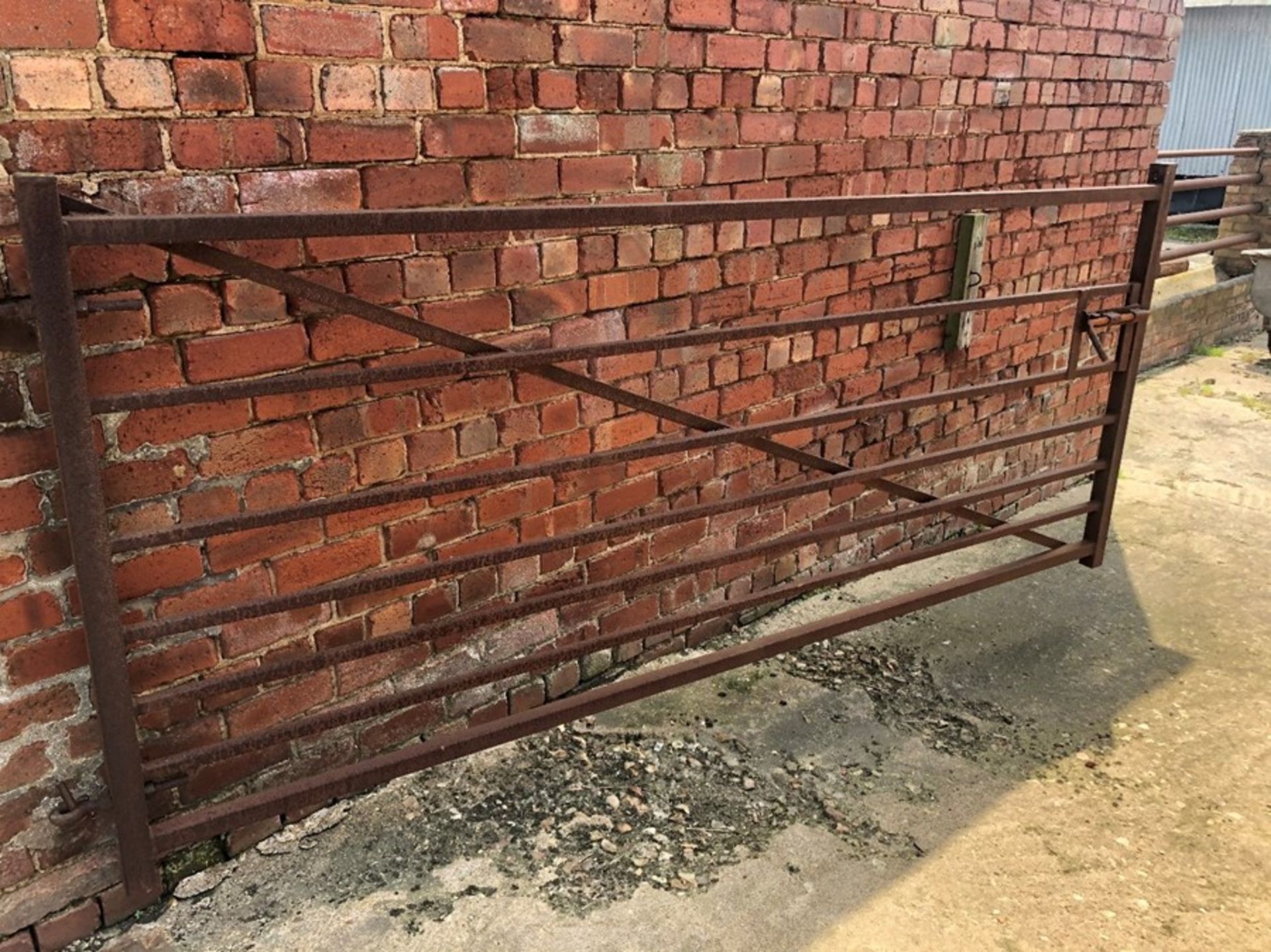 9ft 3in metal livestock gate (Buyer to dismantle)