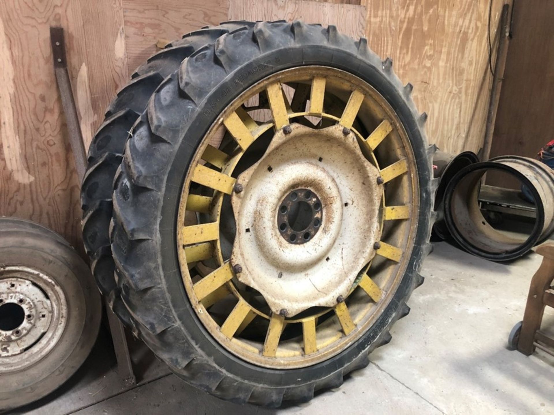 Pr RCW Michelin 9.5-48 with Ford centres