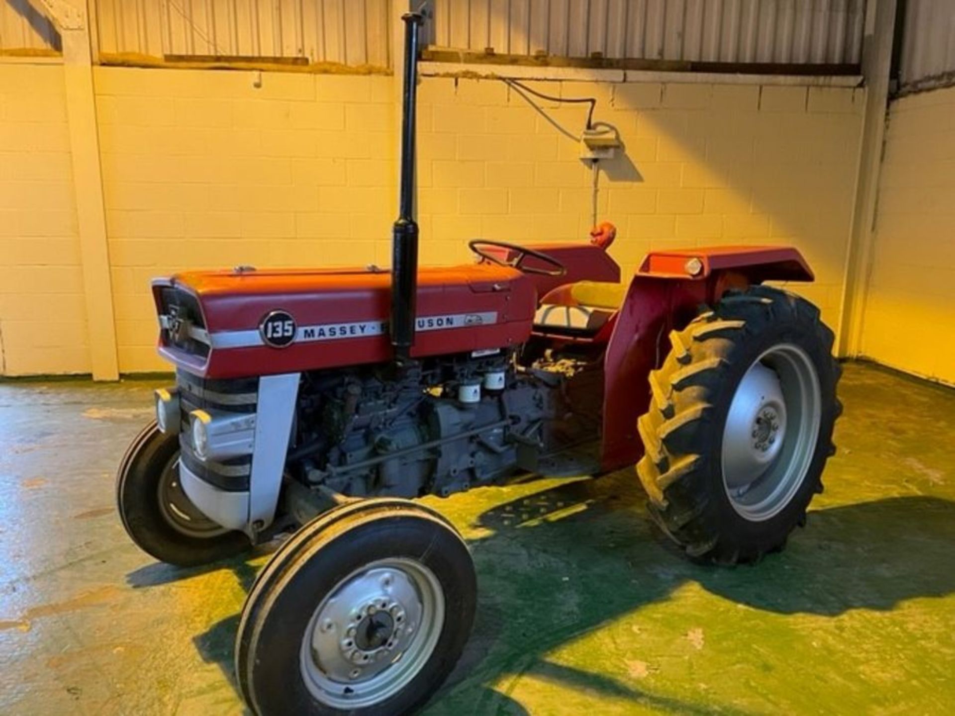 Massey Ferguson 135, straight front axle, new clock, with pick-up hitch, SN 424308. 12.4-28 rear - Image 3 of 6