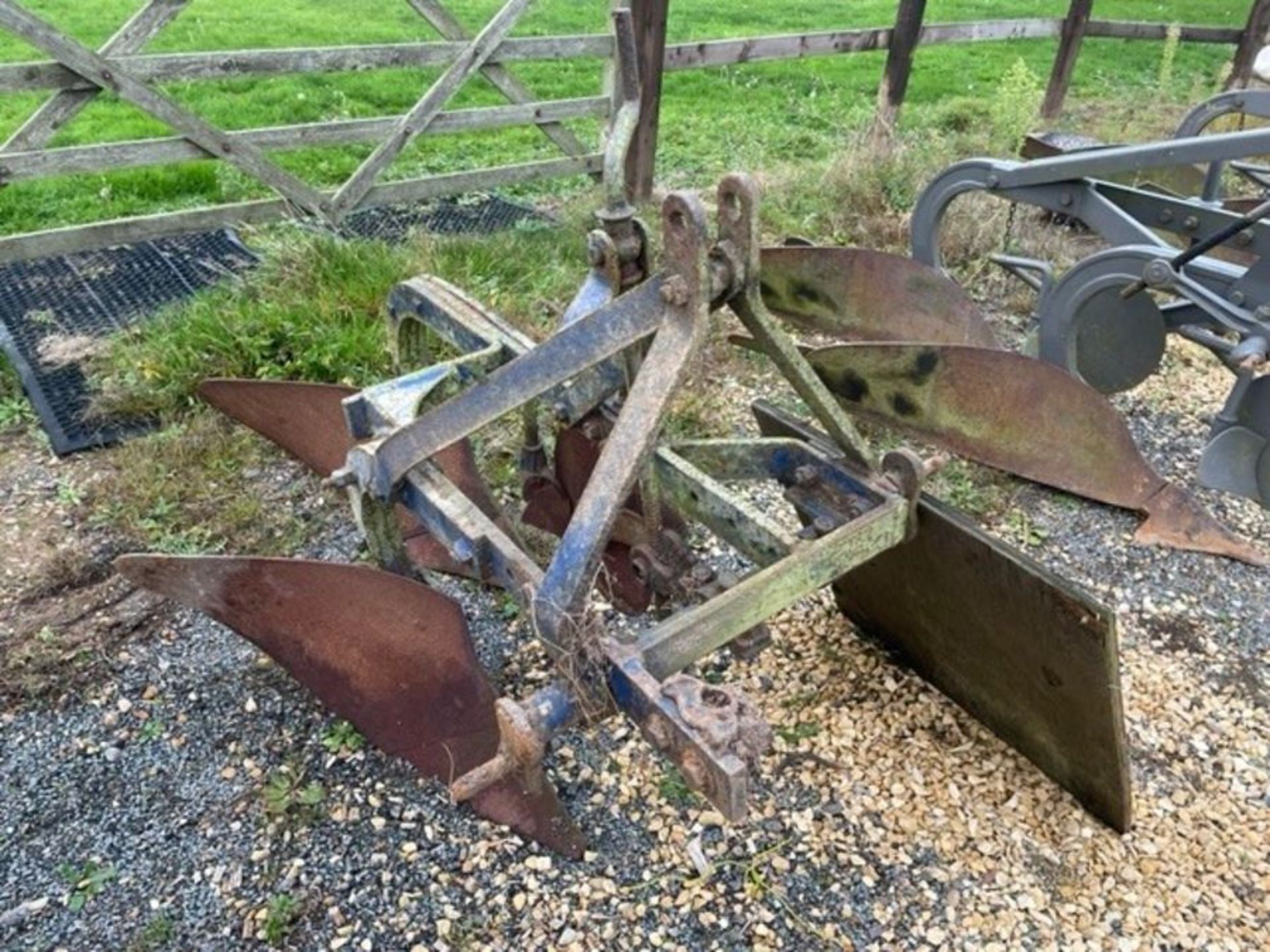 Ferguson 2 furrow plough with disc skeiths