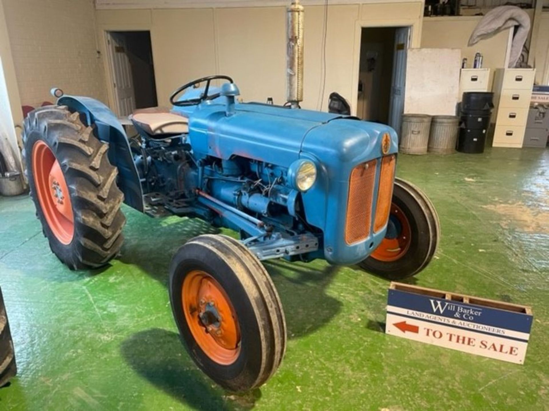 Fordson Dexta, Blue & Orange, new clock, with swinging draw bar. 12.4-28 rear tyres, 6.00-16 front - Image 3 of 4