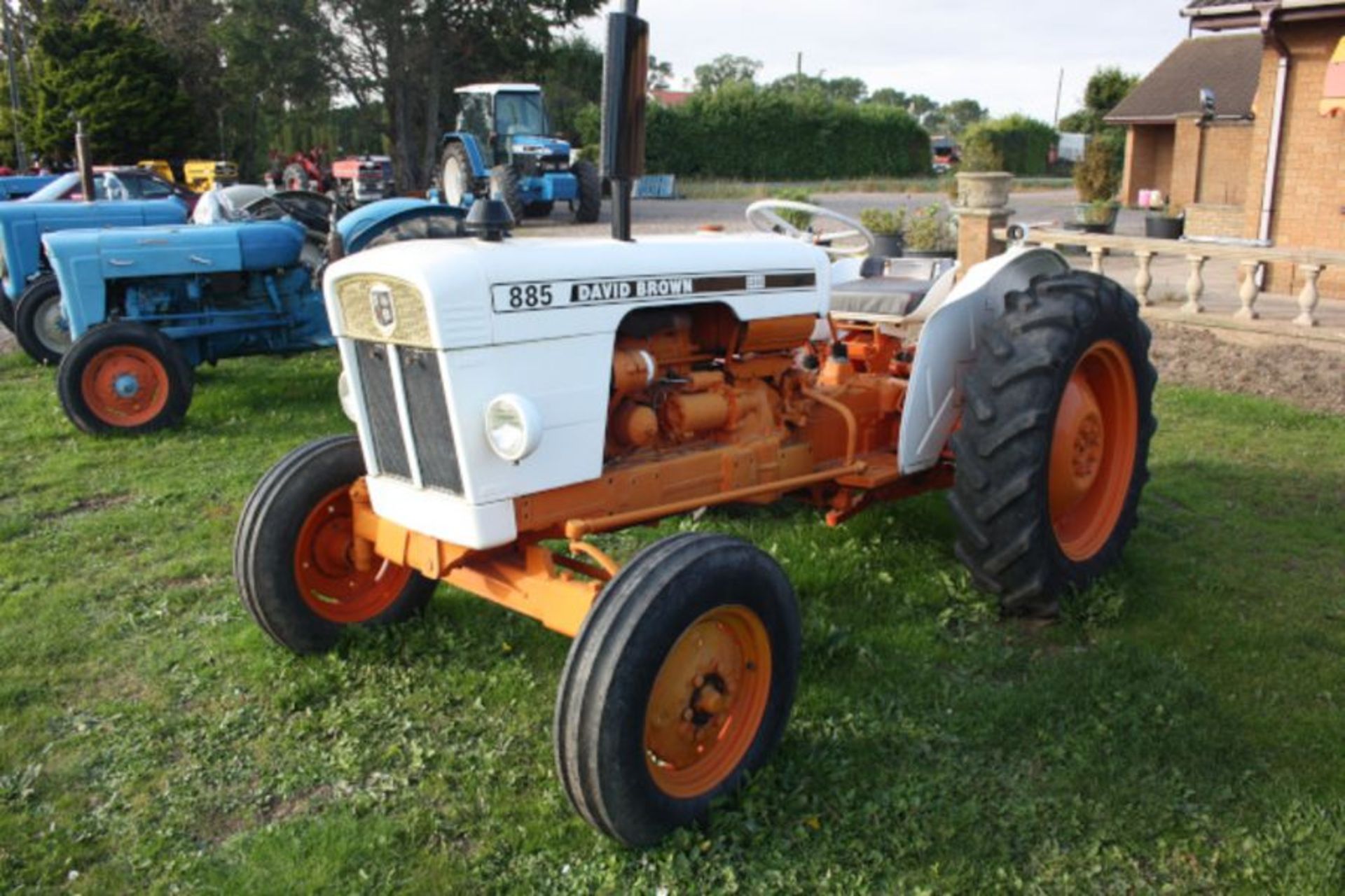 David Brown 885 (1978 or 1979 model) with draw bar, new clock. 12.4-28 rear tyres, 6.00-16 front