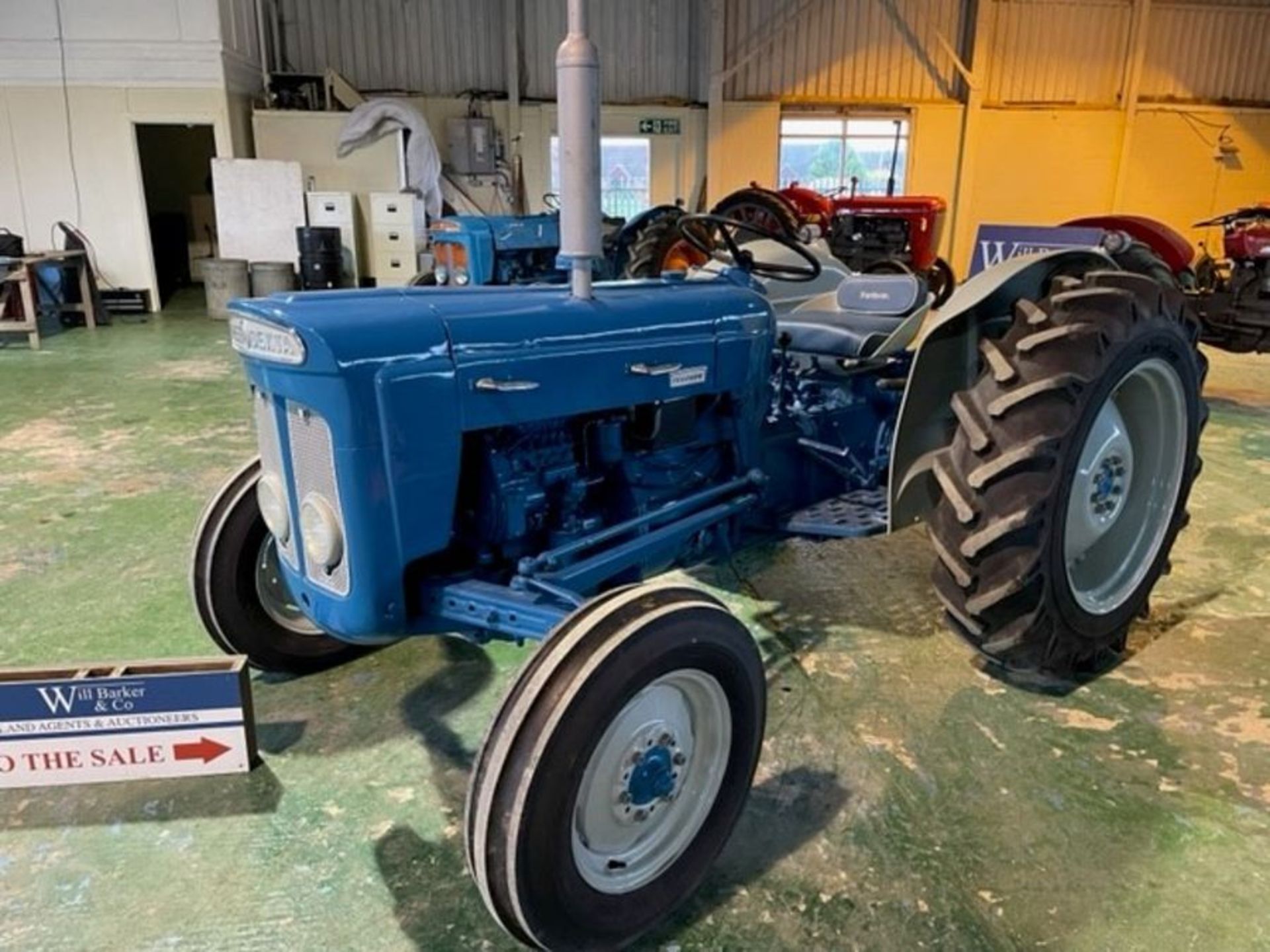 Fordson Super Dexta, Blue & Grey, new clock, with pick-up hitch,12.4-28 rear tyres, 6.00-16 front - Image 3 of 5