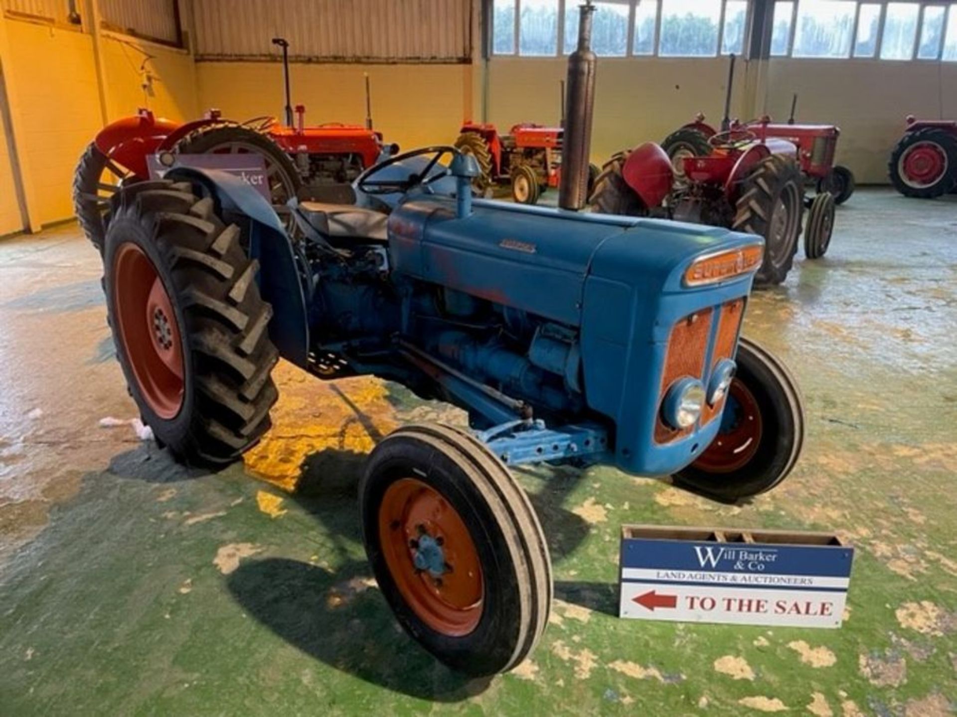 Fordson Super Dexta, Blue & Orange, new clock, no pick-up hitch. 12.4-28 rear tyres, 6.00-16 front - Image 4 of 5