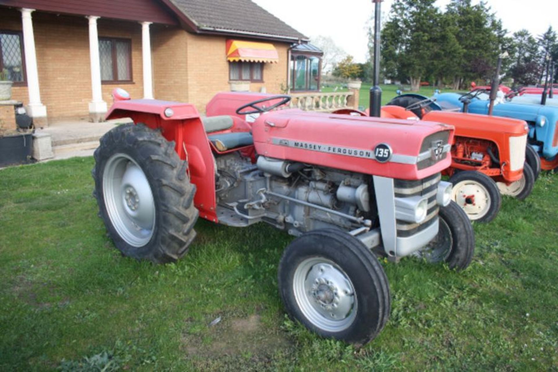 Massey Ferguson 135, straight front axle, new clock, with pick-up hitch, SN 424308. 12.4-28 rear - Image 2 of 6