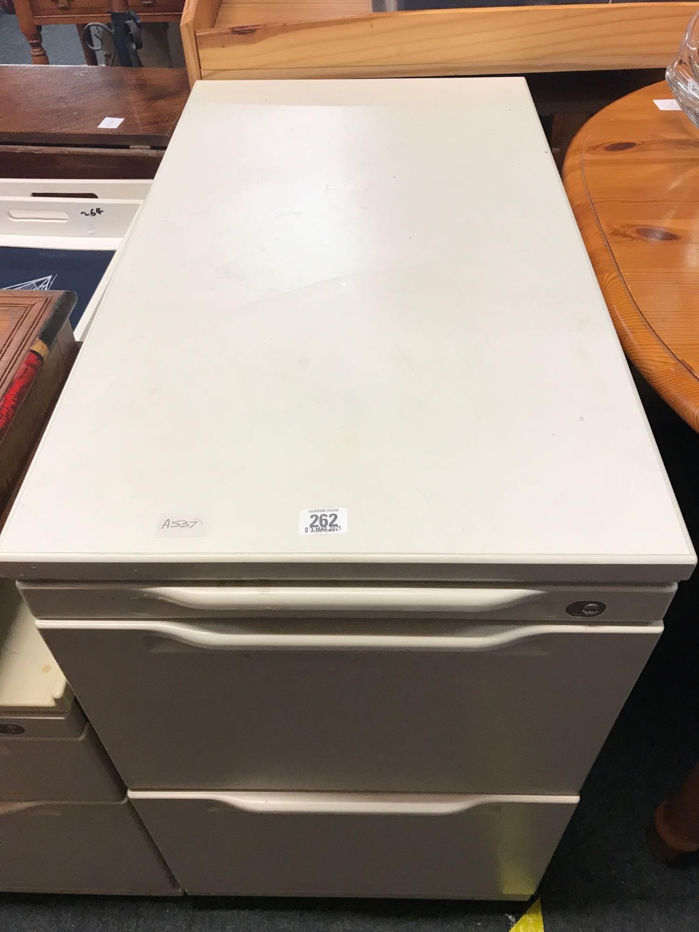 METAL FILING CABINET WITH 2 DEEP DRAWERS AND ORGANISING TRAY ABOVE - Image 2 of 2